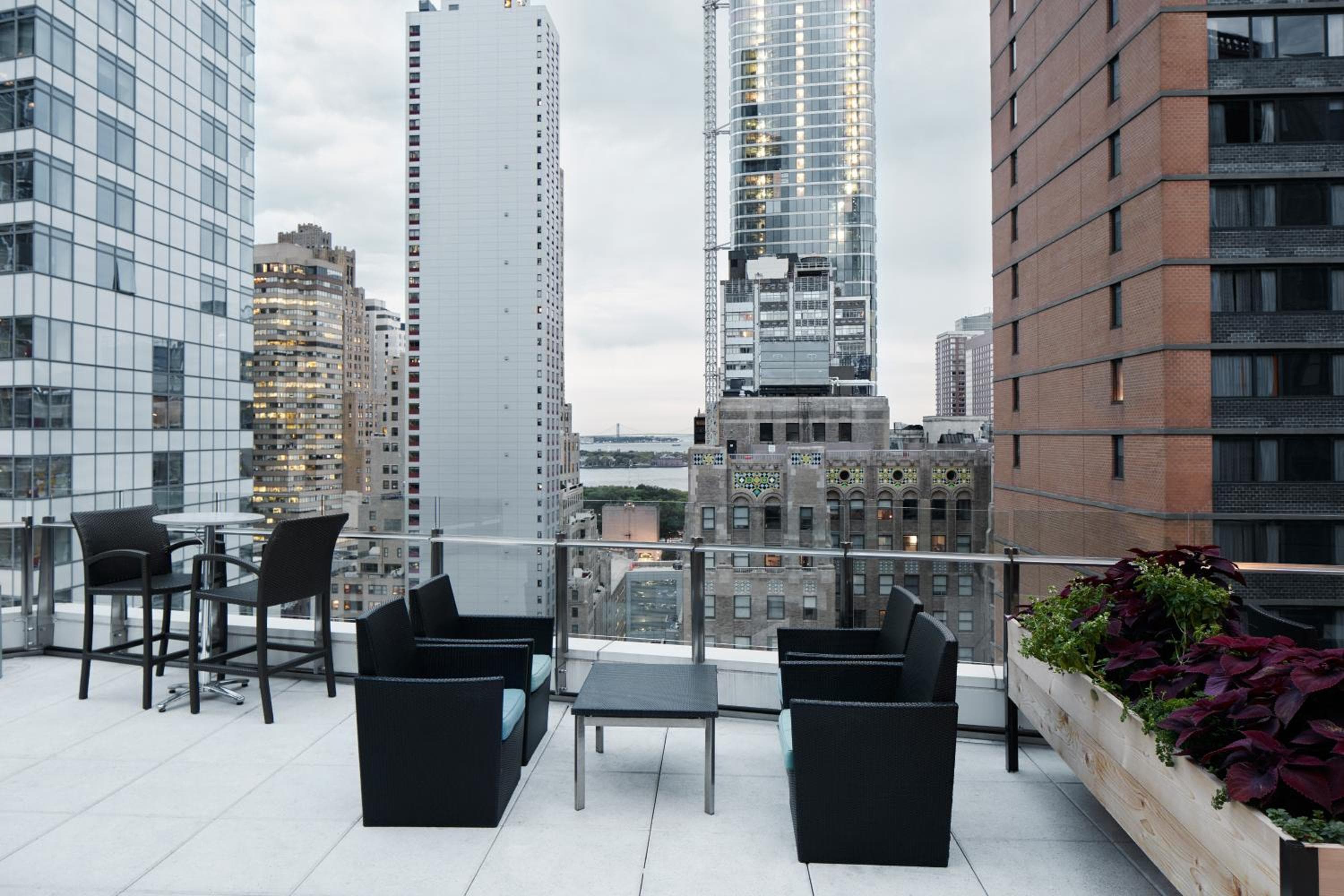 Club Quarters Hotel World Trade Center, New York — 5
