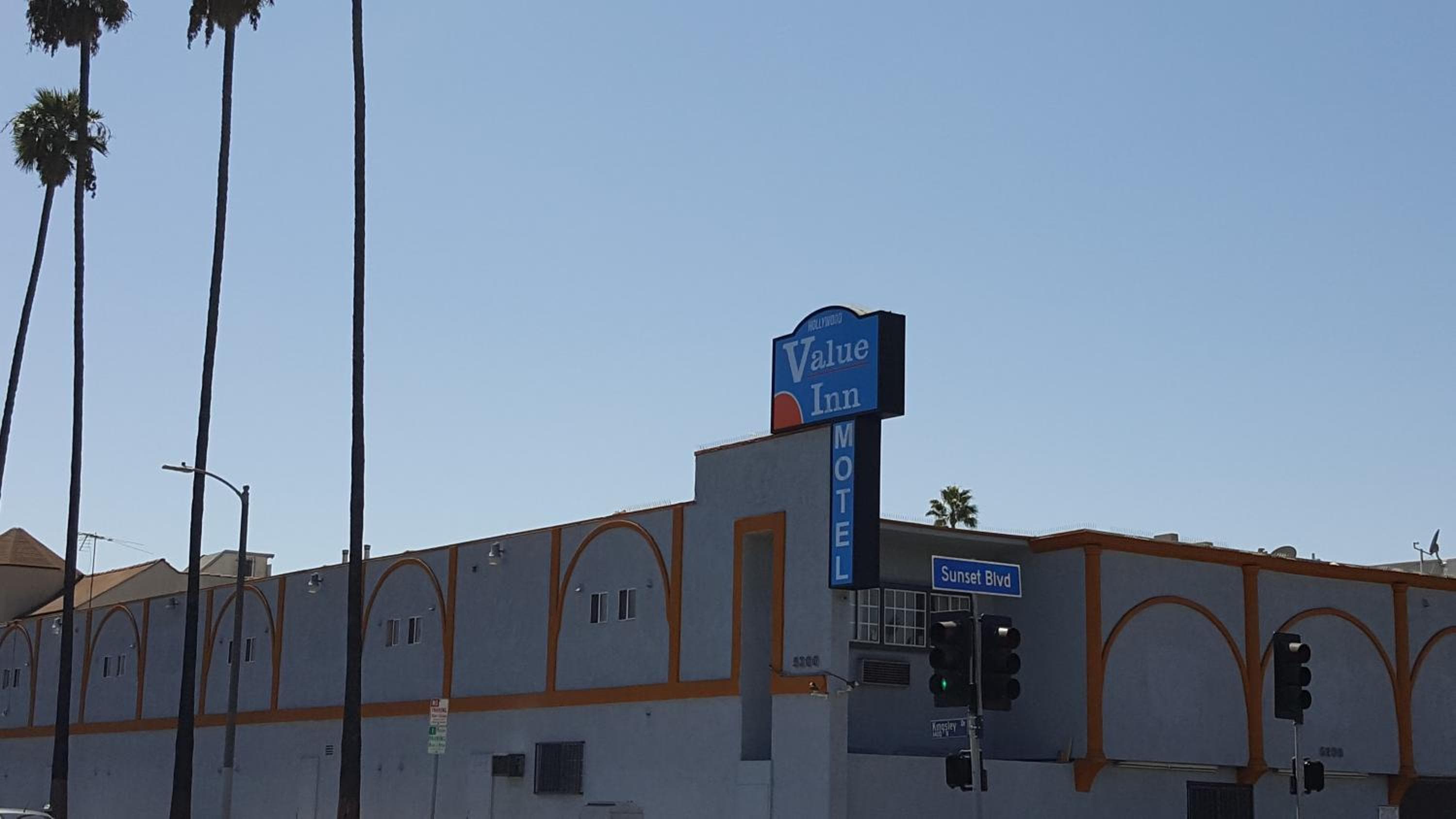 Valore Inn Hollywood — 1