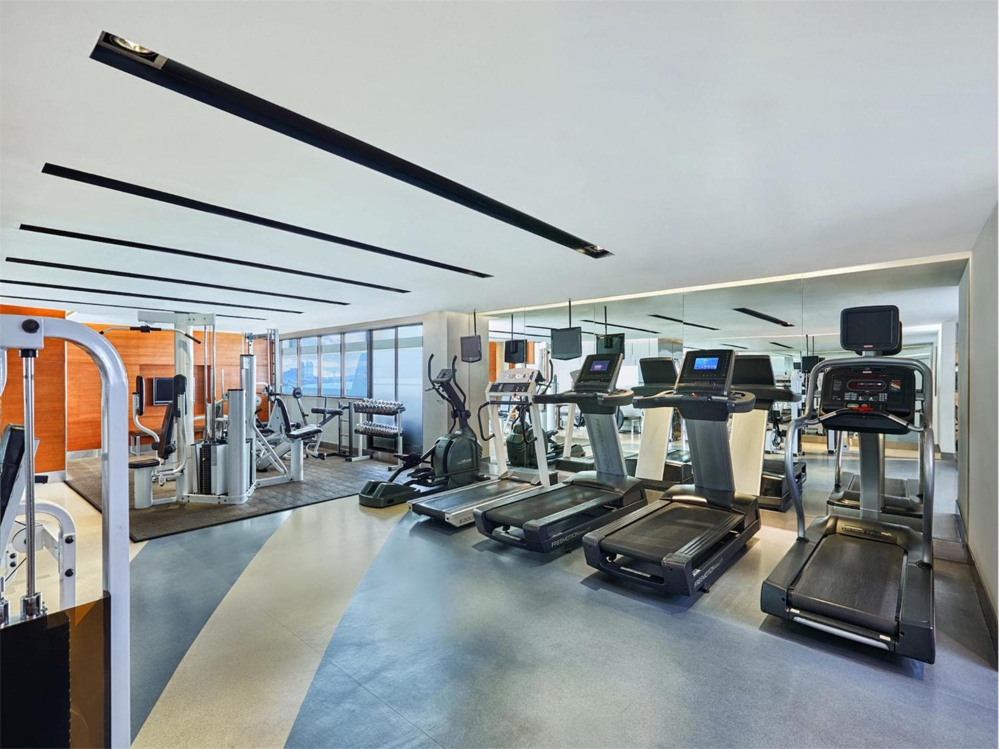 Centre Point Plus Hotel Silom — 11