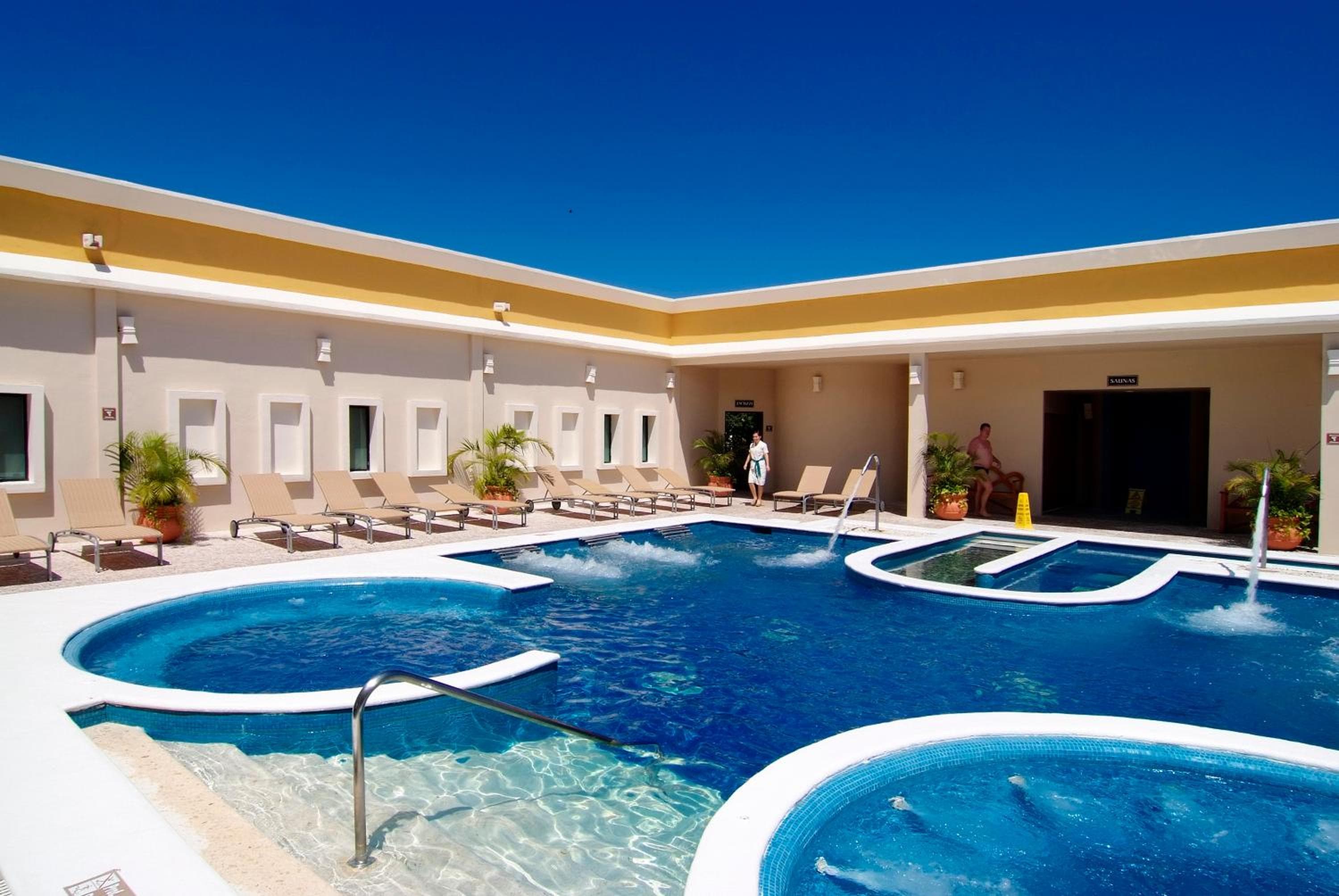 Sandos Caracol Nature Resort & Water Park All Inclusive — 9