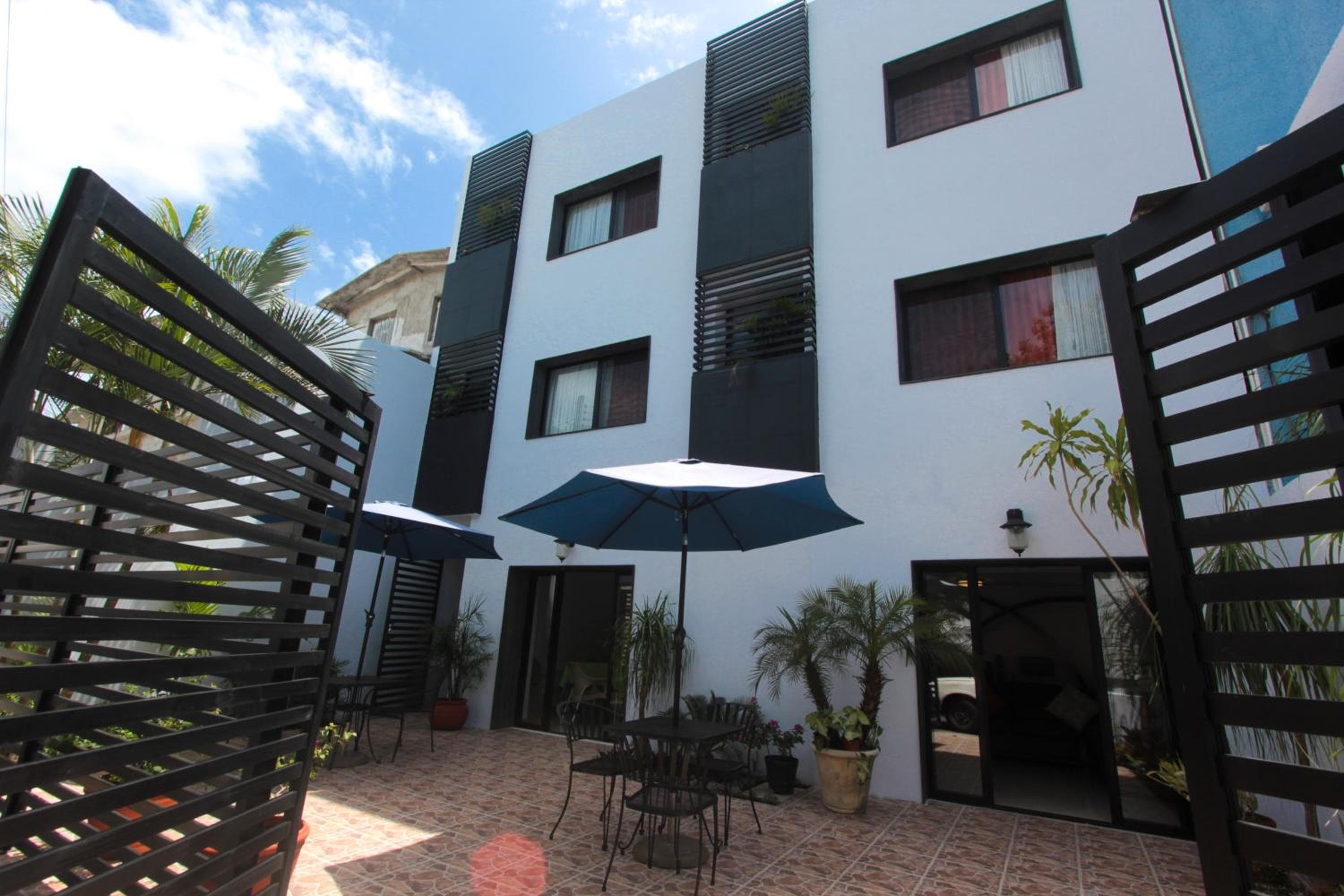 Hotel Los Girasoles — 14