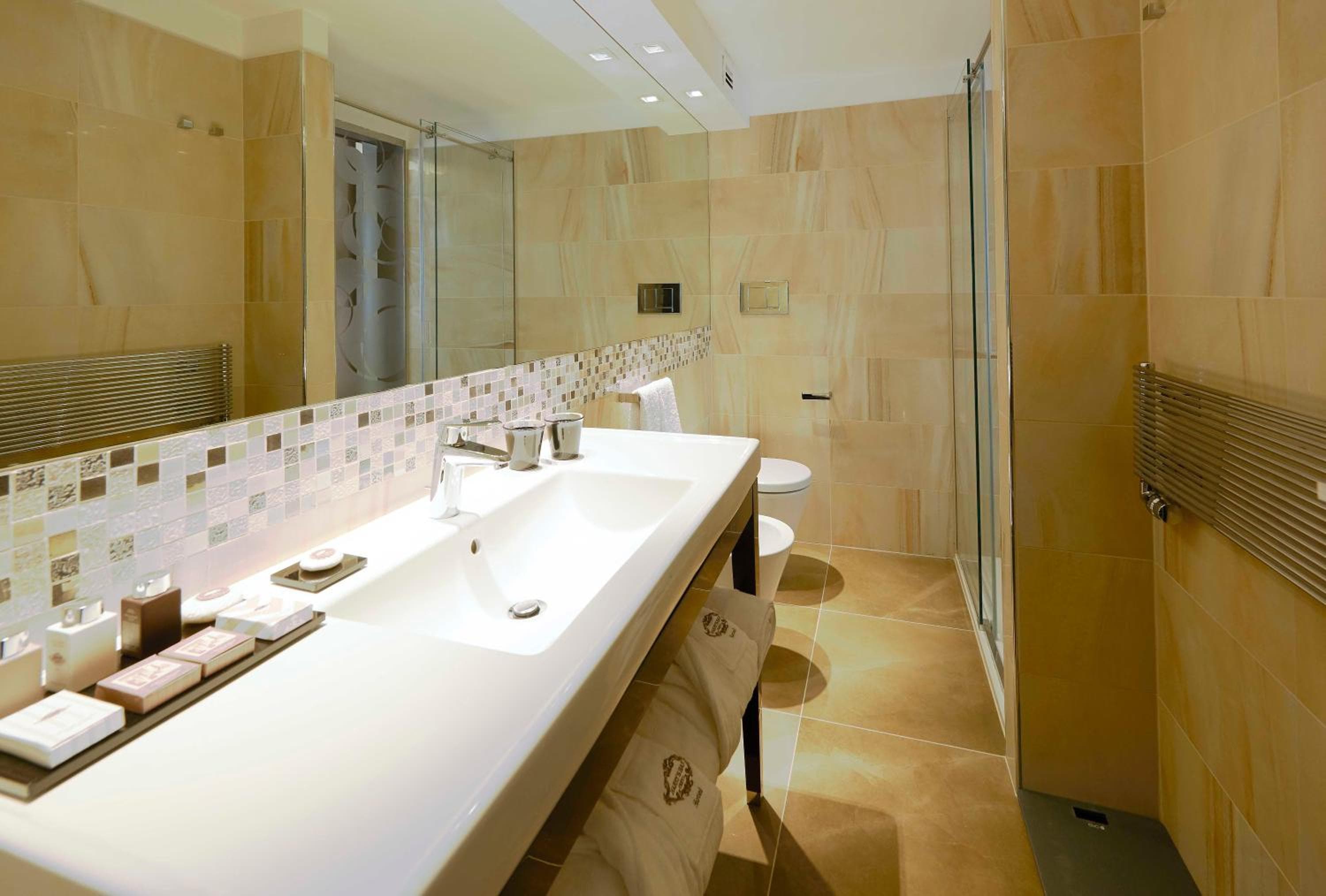 Harry's Bar Trevi Hotel & Restaurant — 26