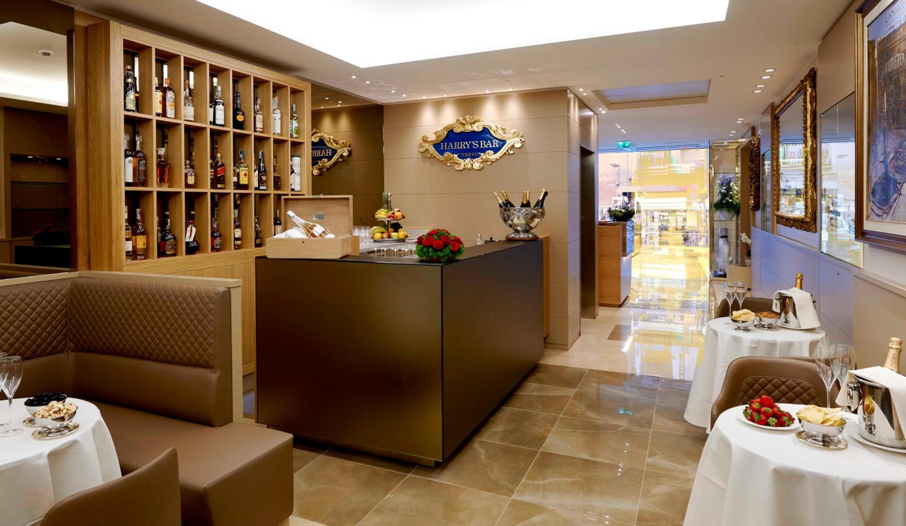 Harry's Bar Trevi Hotel & Restaurant — 10