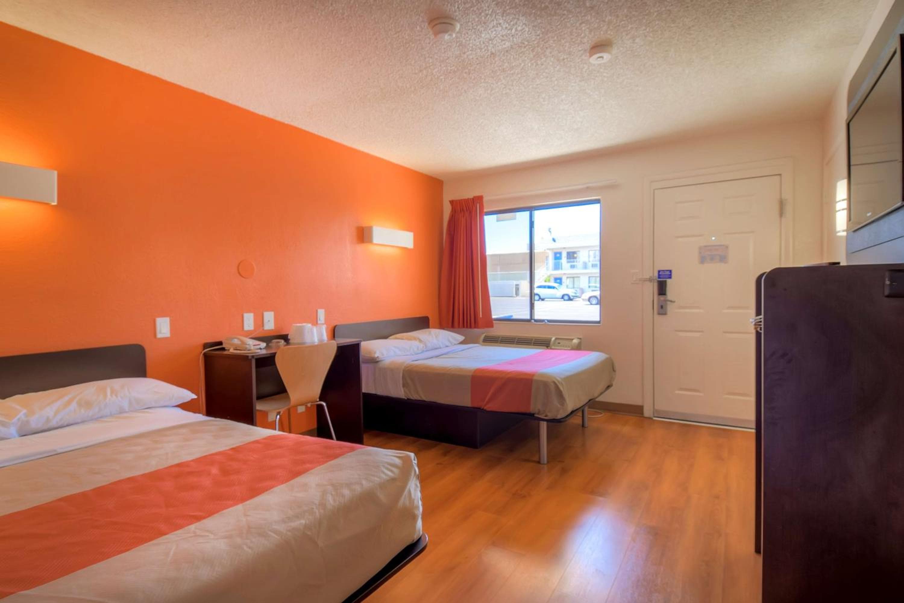 Motel 6 Las Vegas, NV – I-15 Stadium — 5