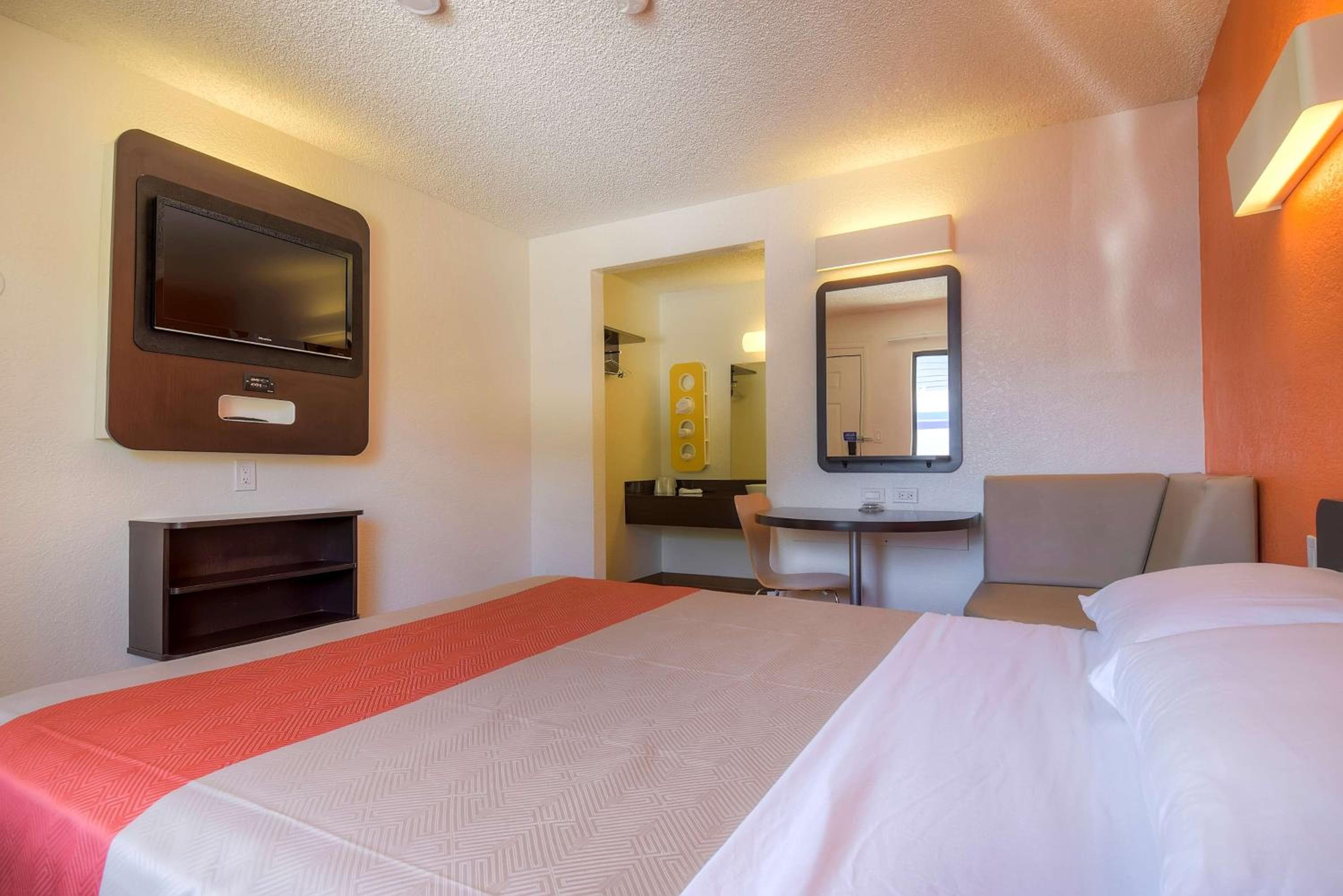 Motel 6 Las Vegas, NV – I-15 Stadium — 20