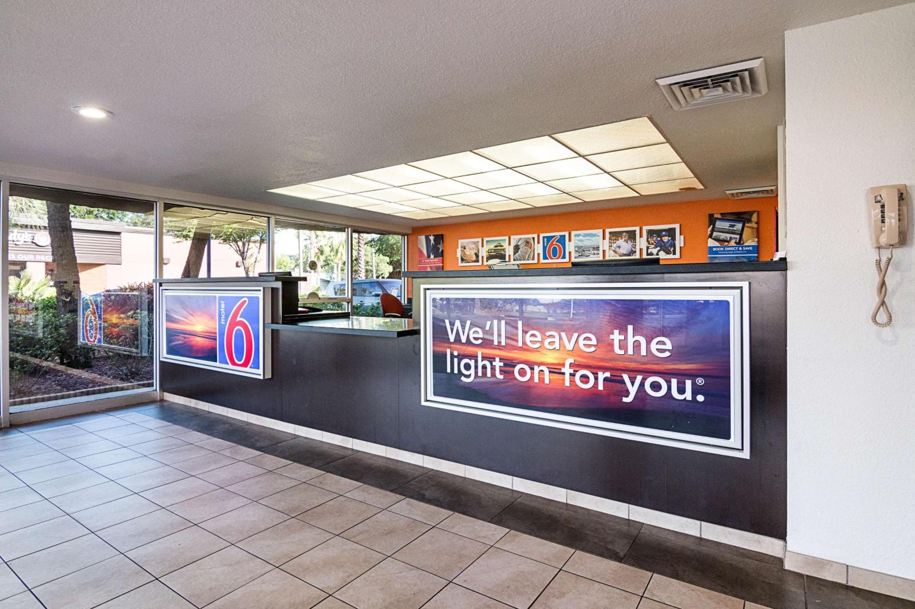 Motel 6-Tampa, FL - Fairgrounds — 3