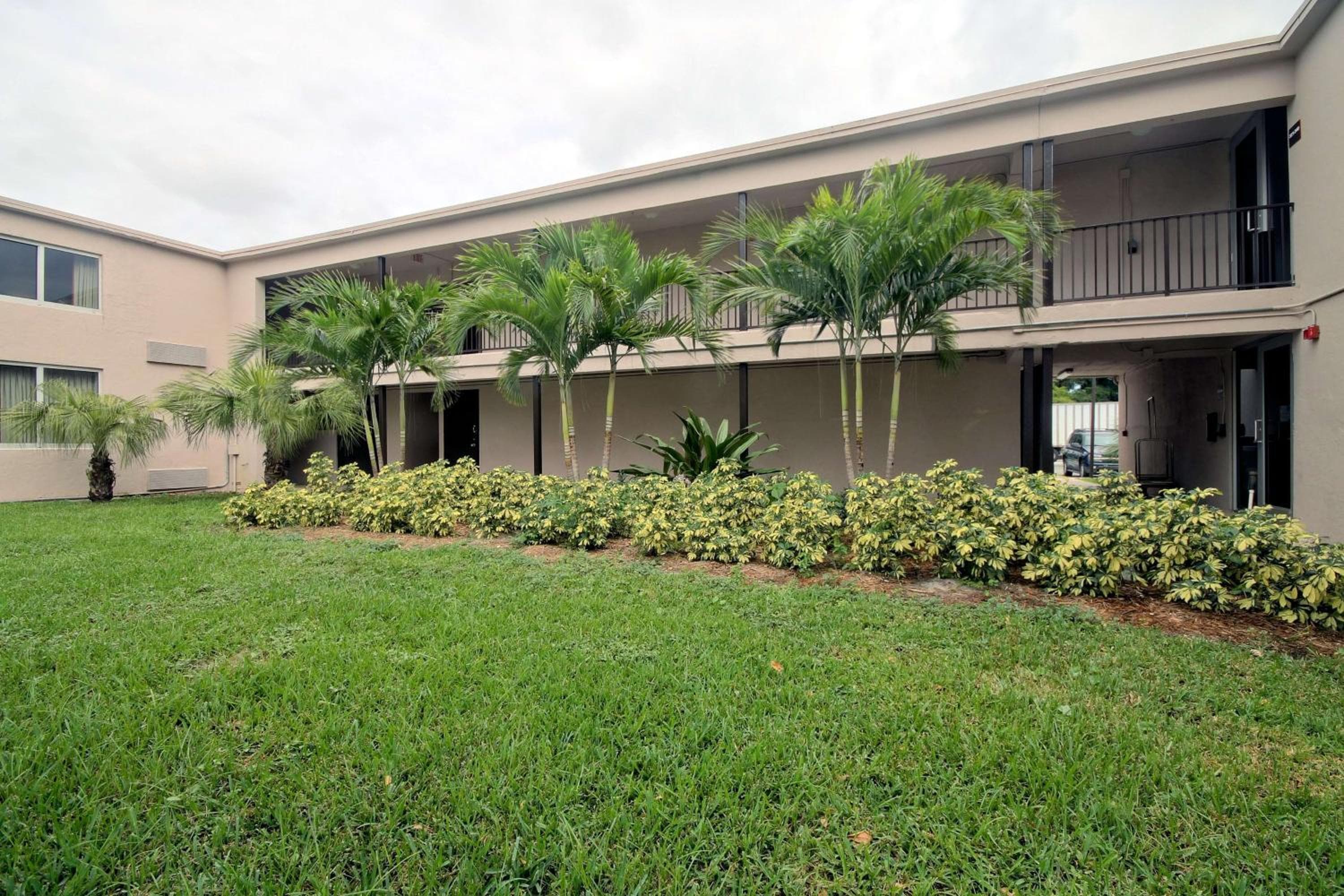 Signature Inn Miami — 2