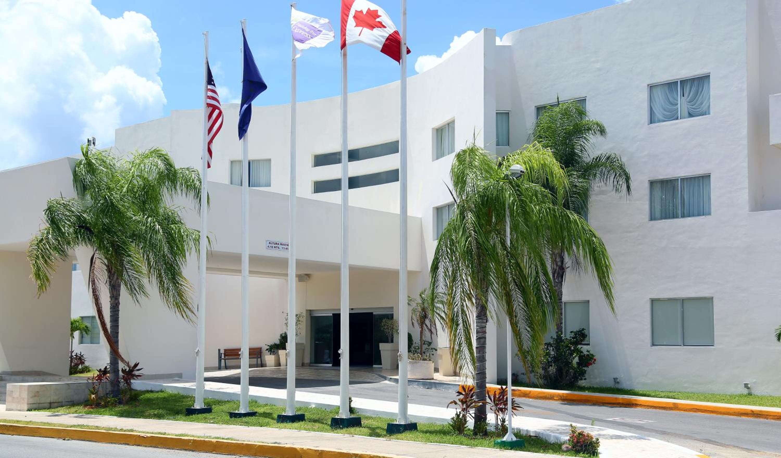 Wyndham Garden Playa del Carmen — 29