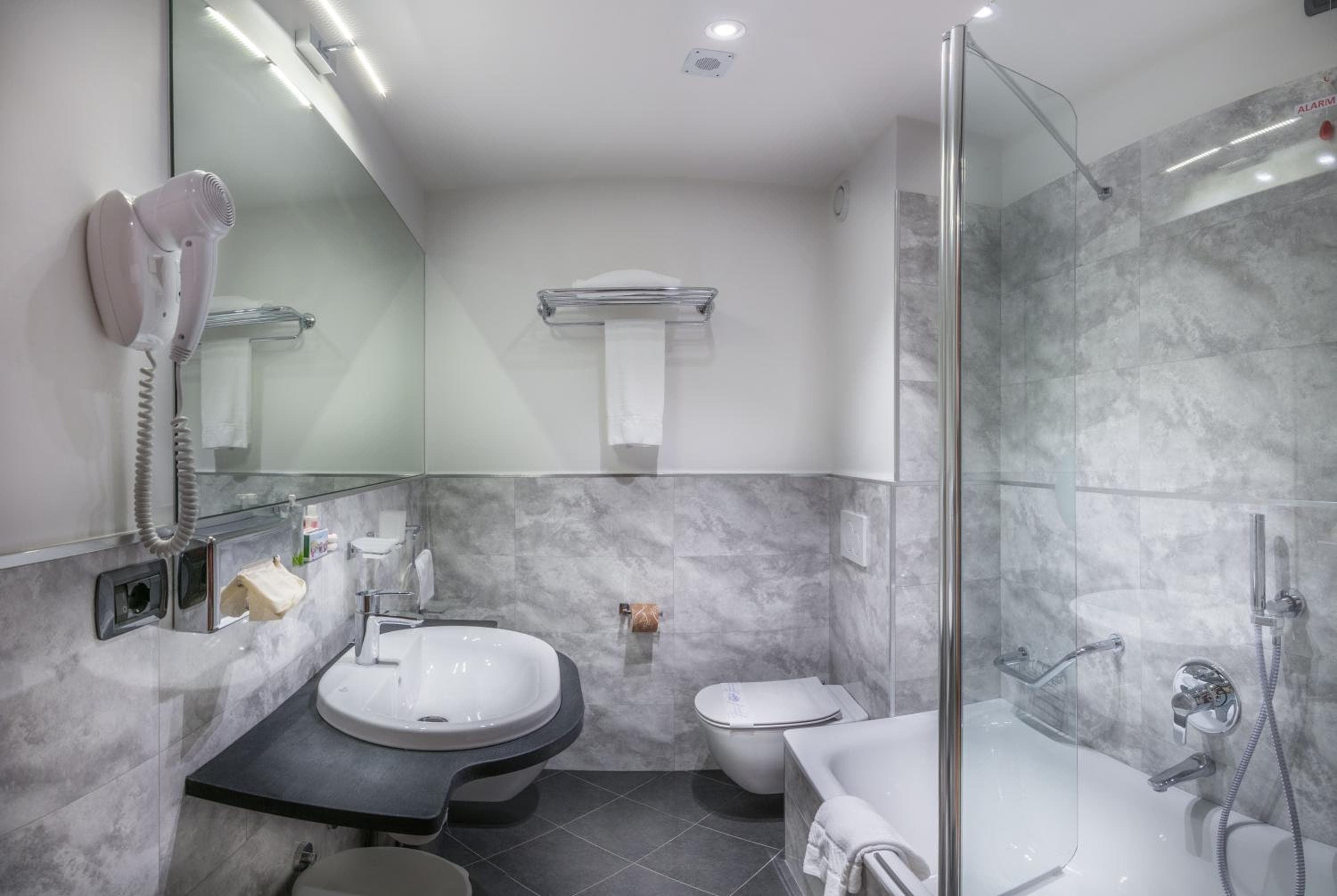 Albergo Regina — 23