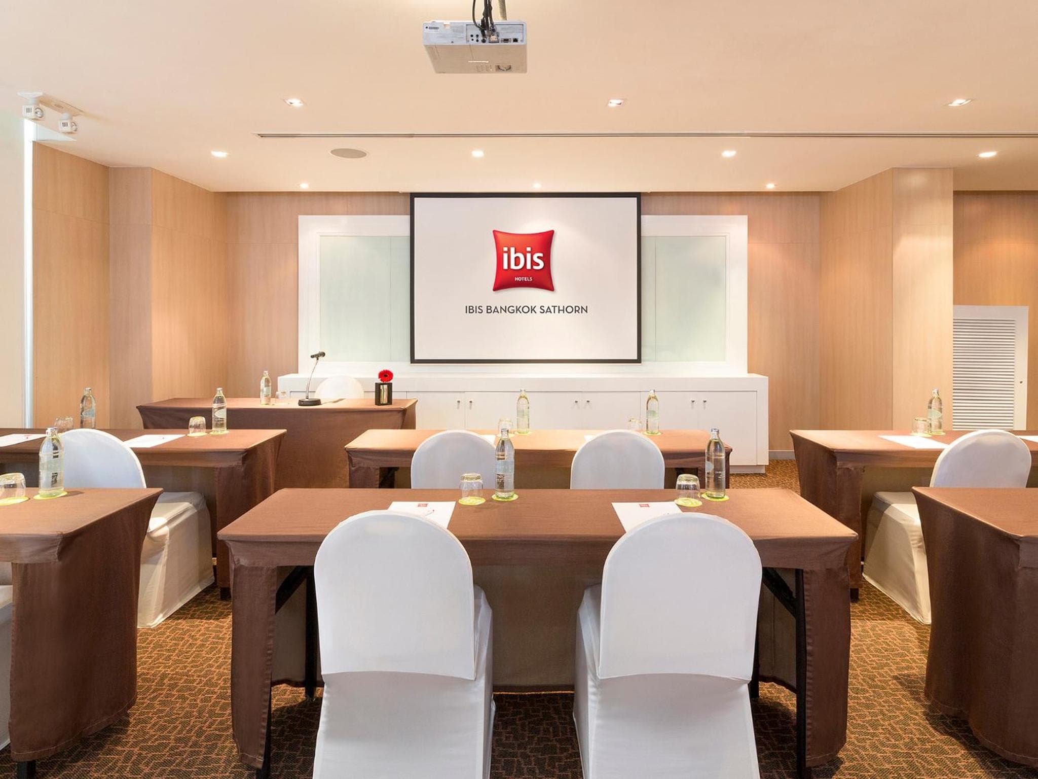 ibis Bangkok Sathorn — 8