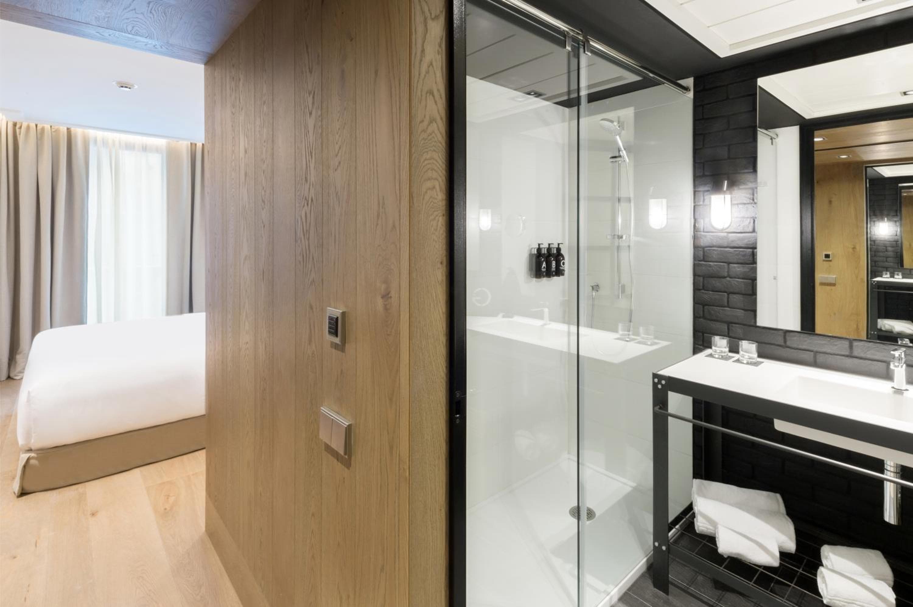 The Corner Hotel hotel, Mallorca 178, Barcelona, Spain — photo 11