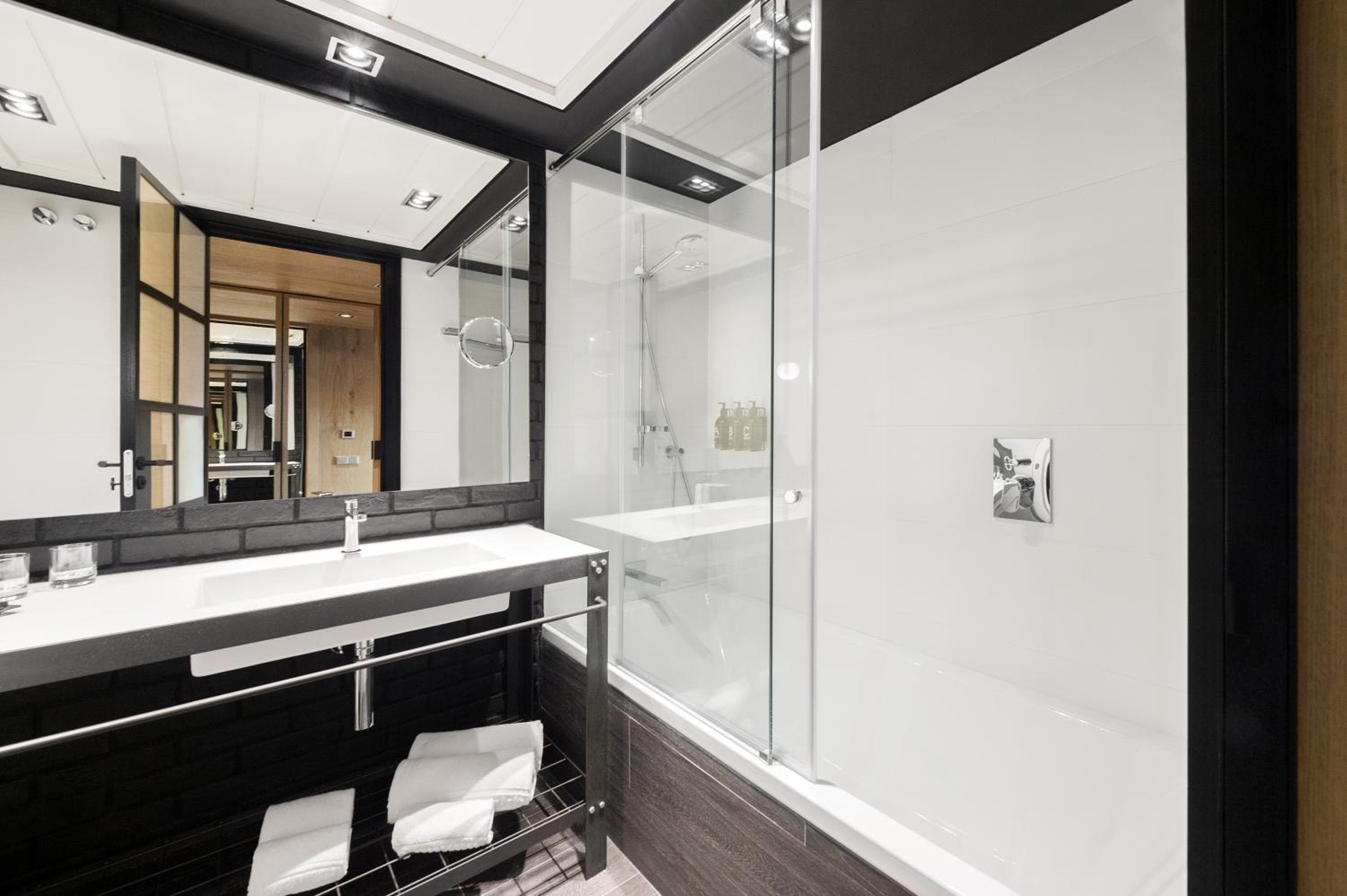 The Corner Hotel hotel, Mallorca 178, Barcelona, Spain — photo 31