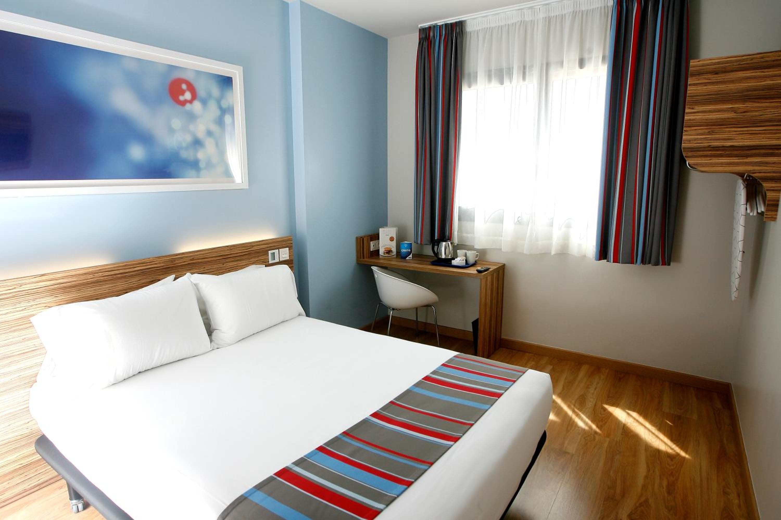 Travelodge Madrid Alcalá — 1