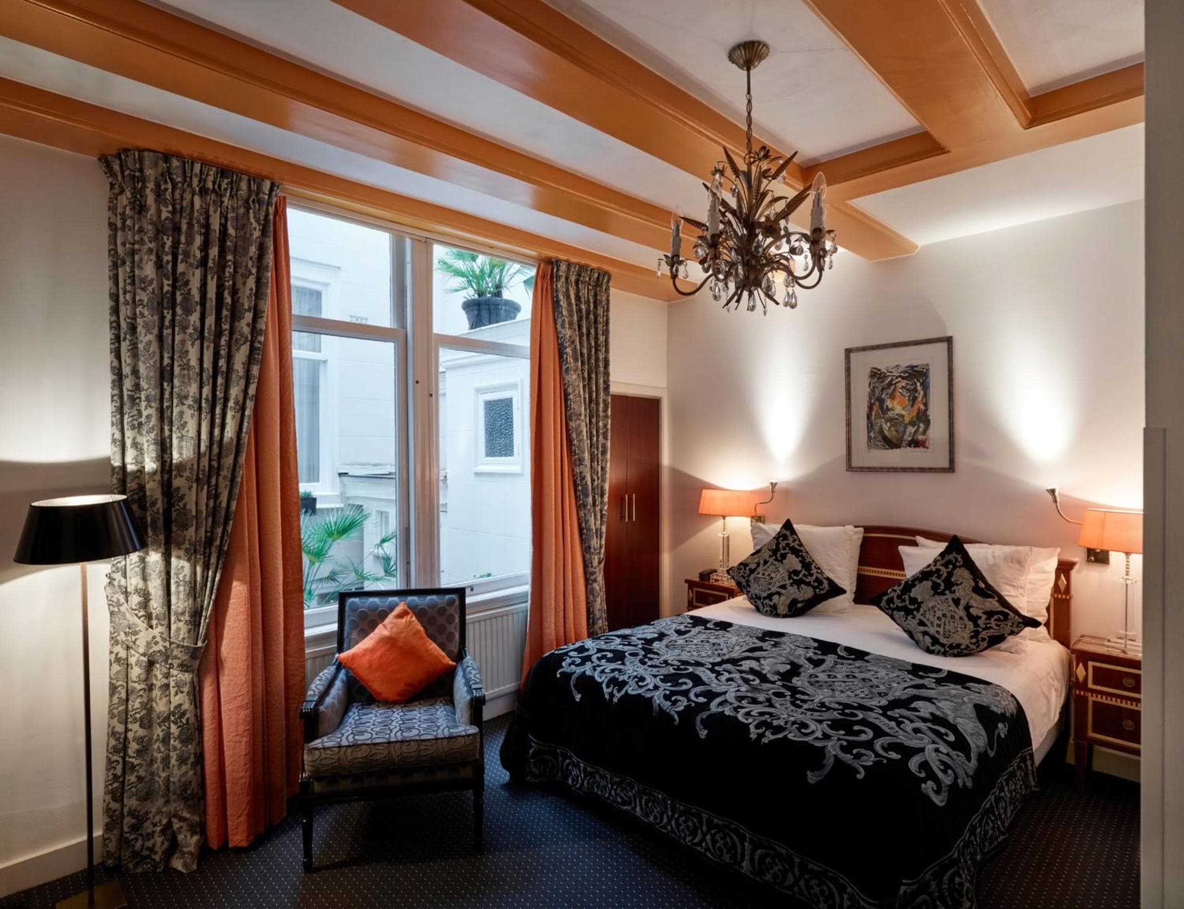 Ambassade Hotel — 26