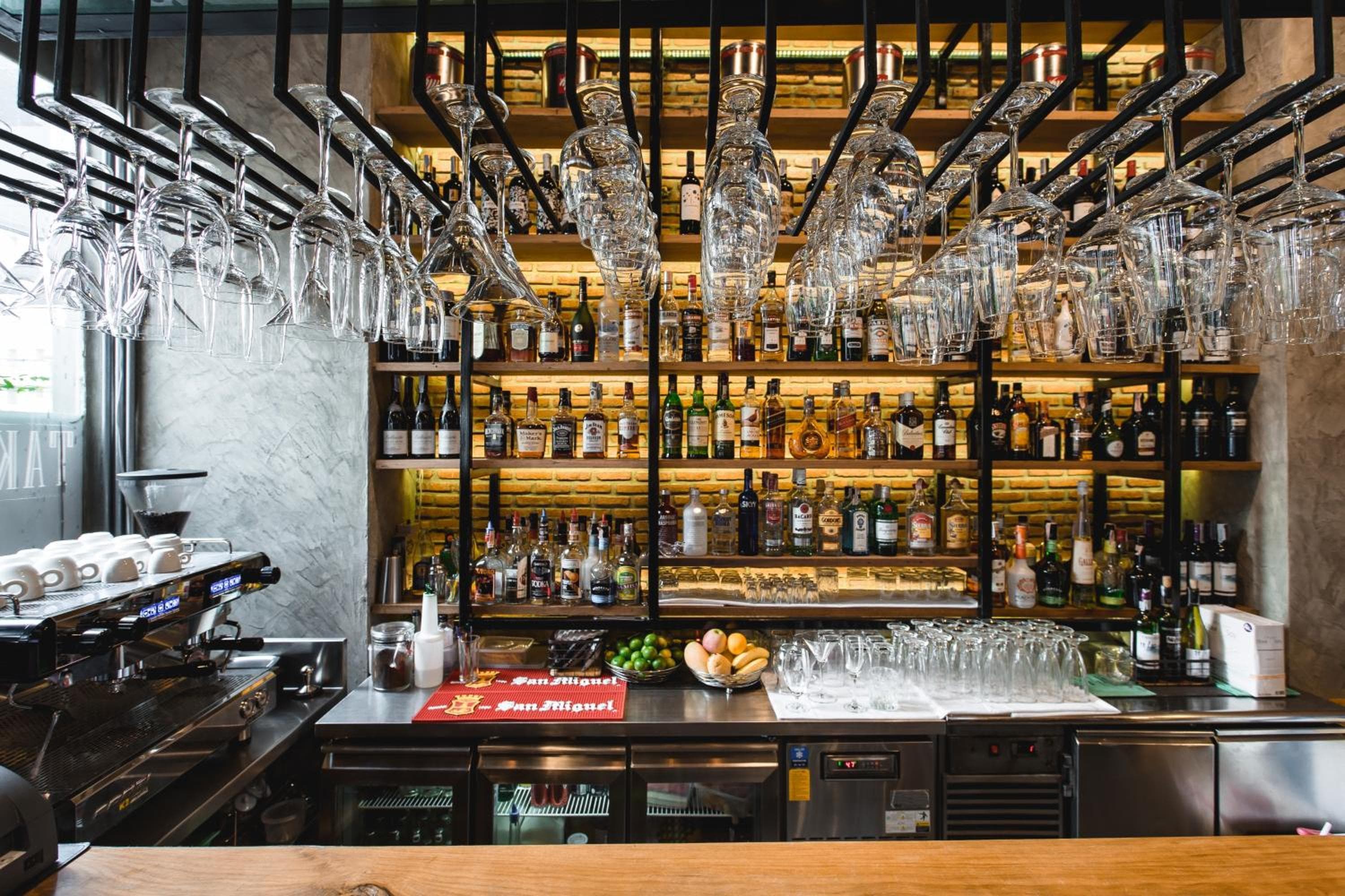Adelphi Suites Bangkok — 12