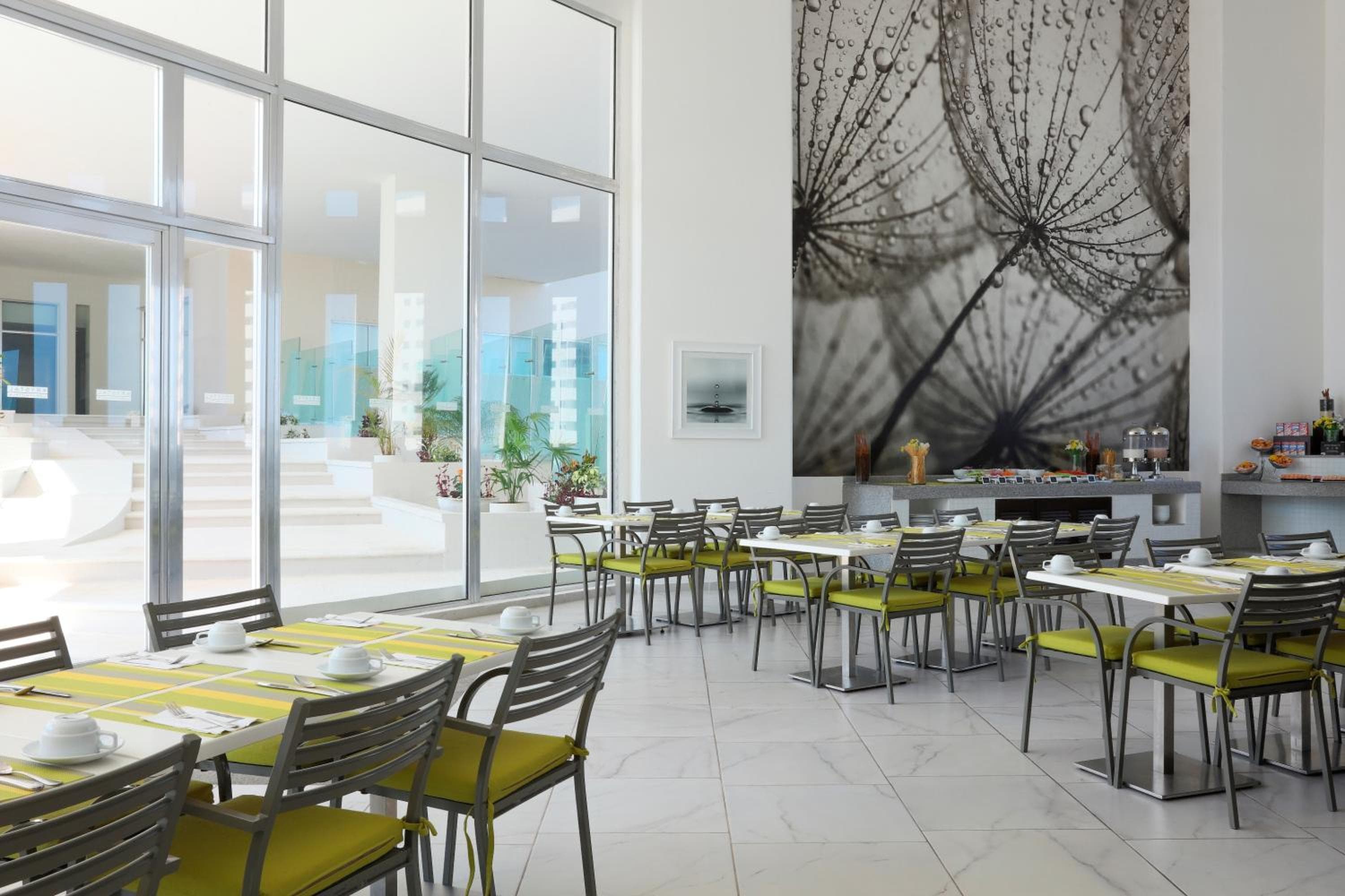 Krystal Urban Cancun & Beach Club — 11