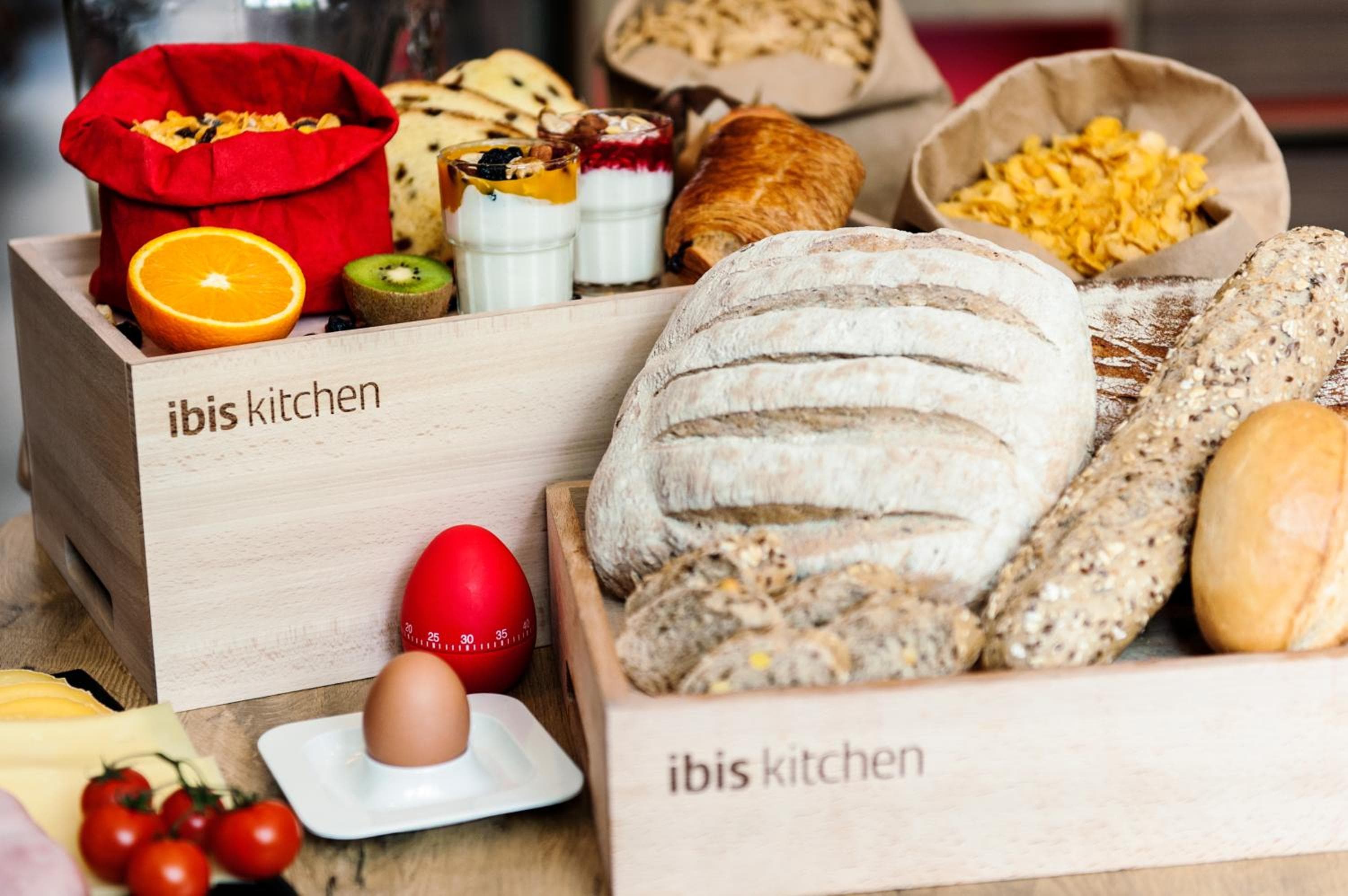 Ibis Sevilla — 25