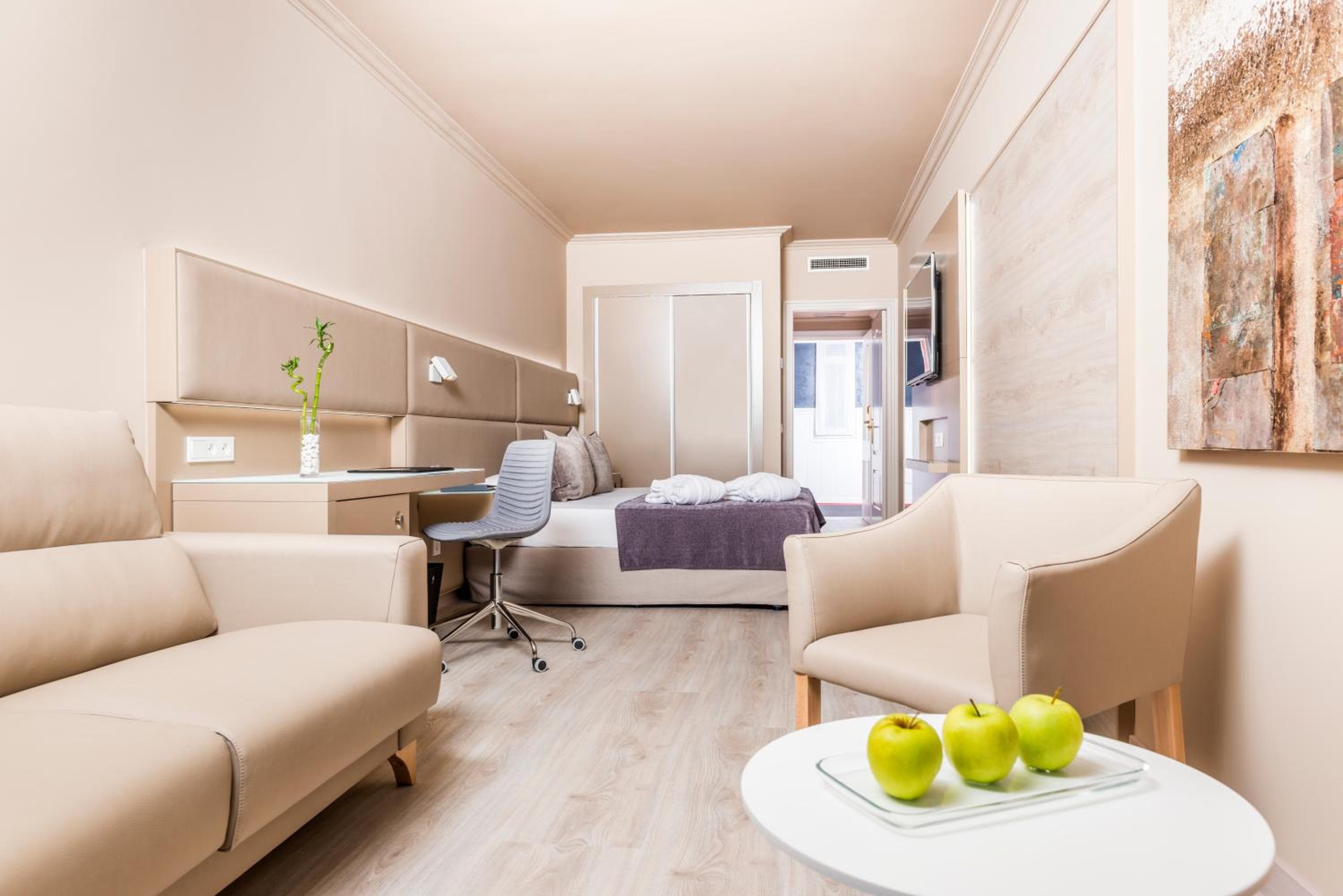 Sallés Hotel Pere IV — 13