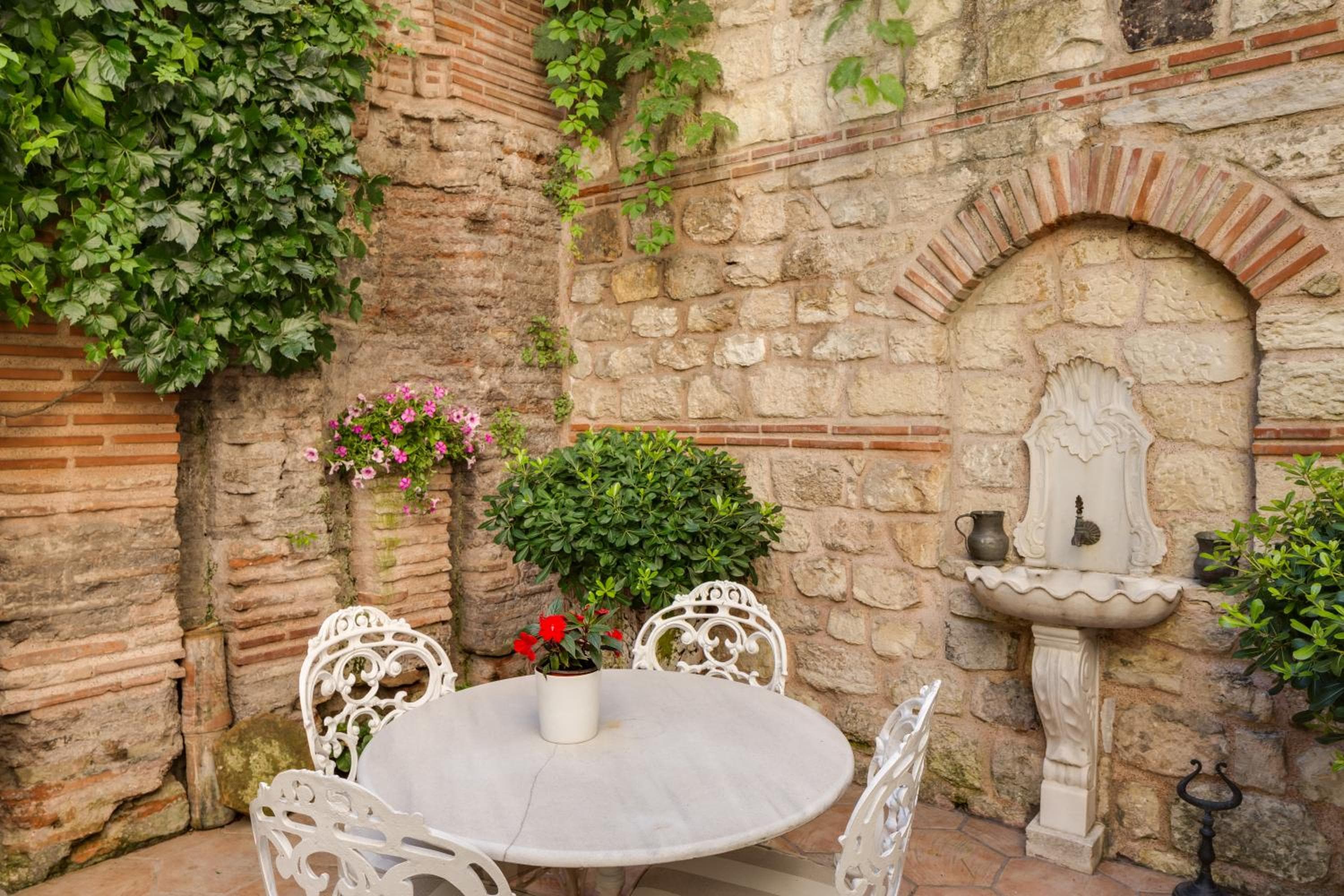 Hotel Sari Konak — 25