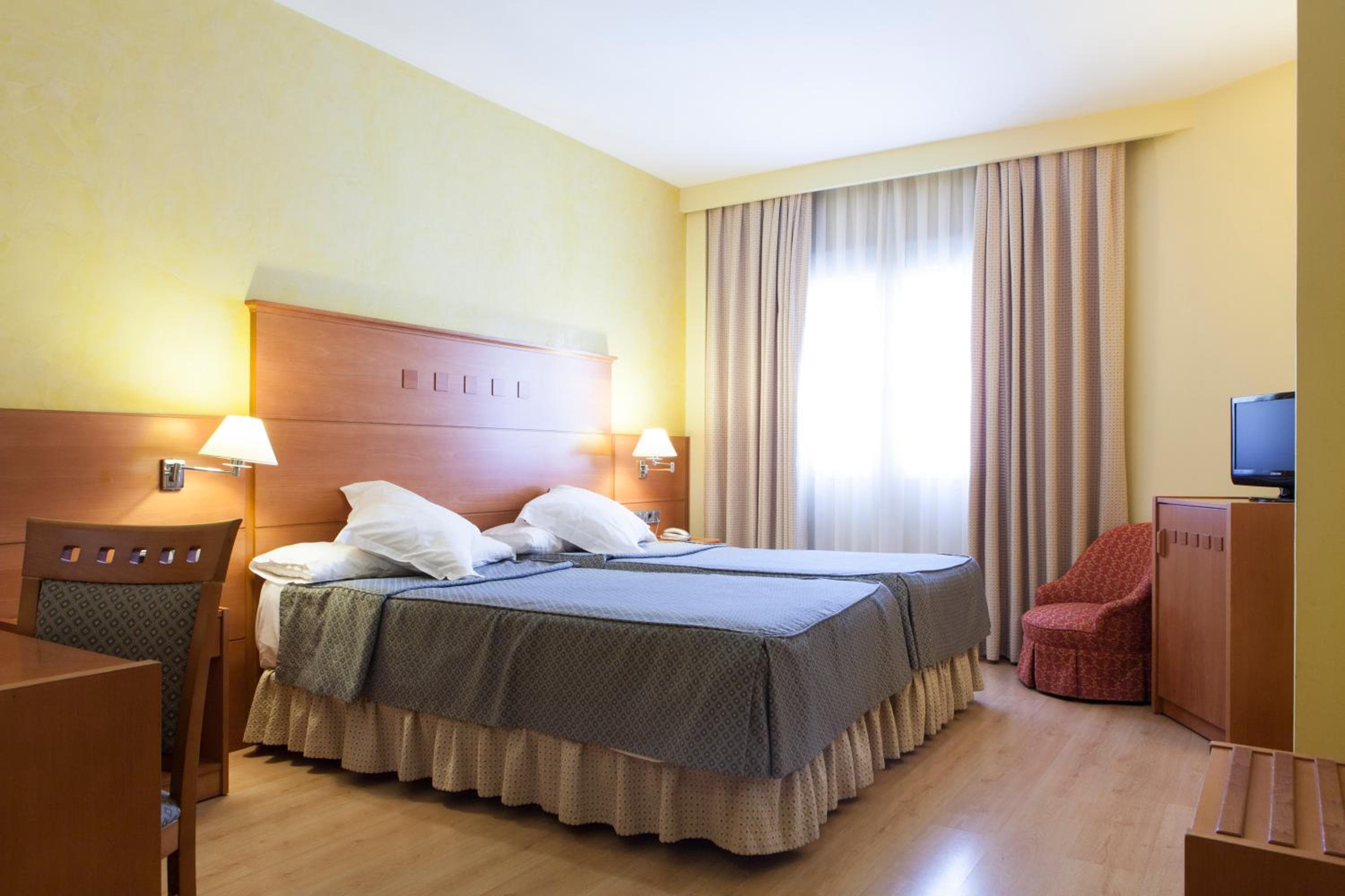 Hotel Cervantes — 3