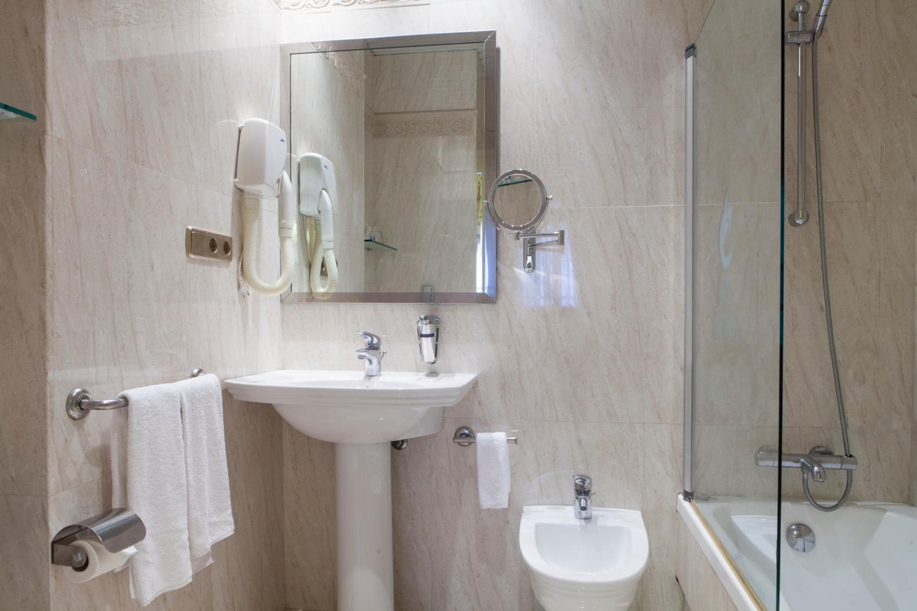 Hotel Cervantes — 21