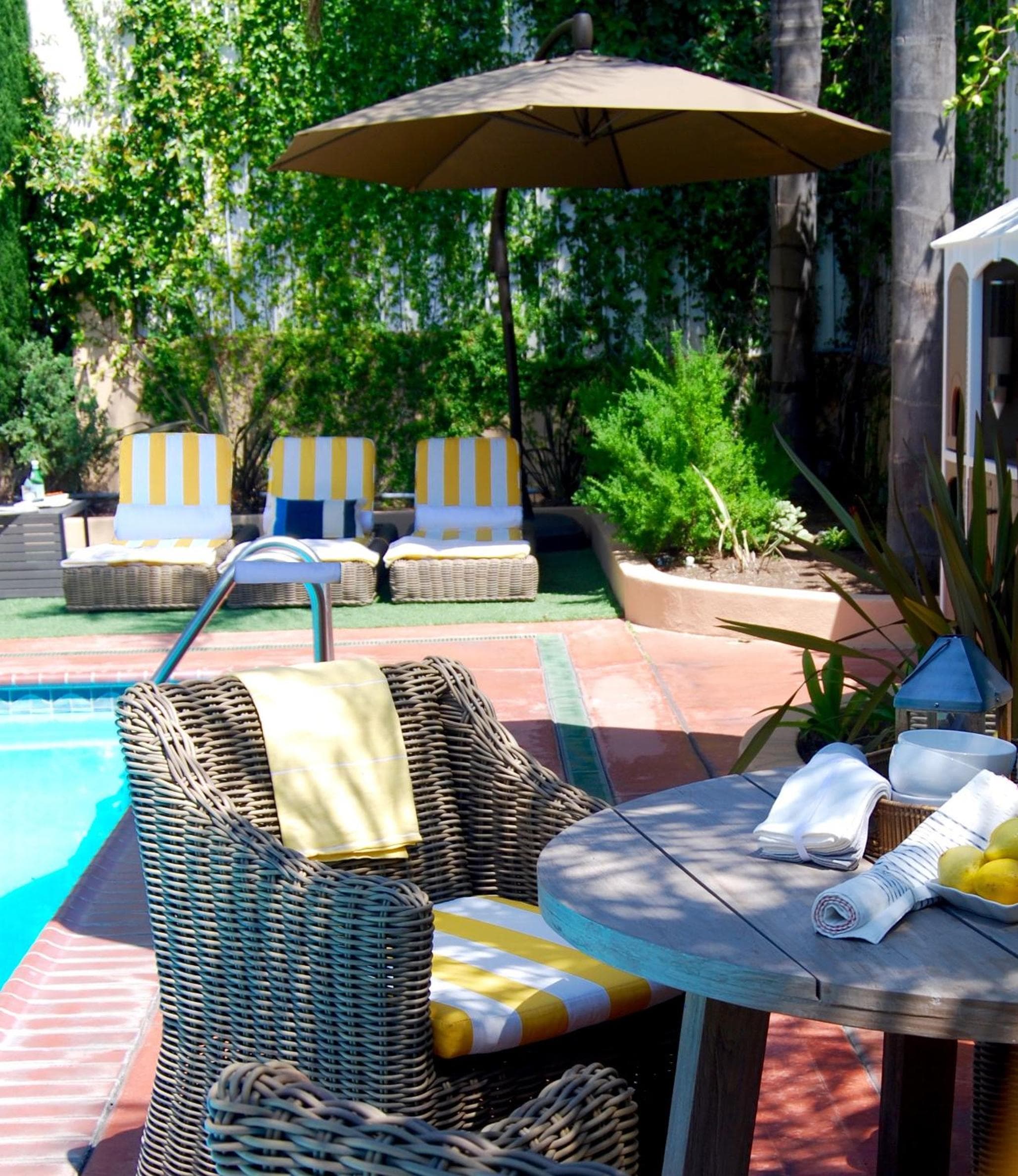 Hollywood Hotel — 12