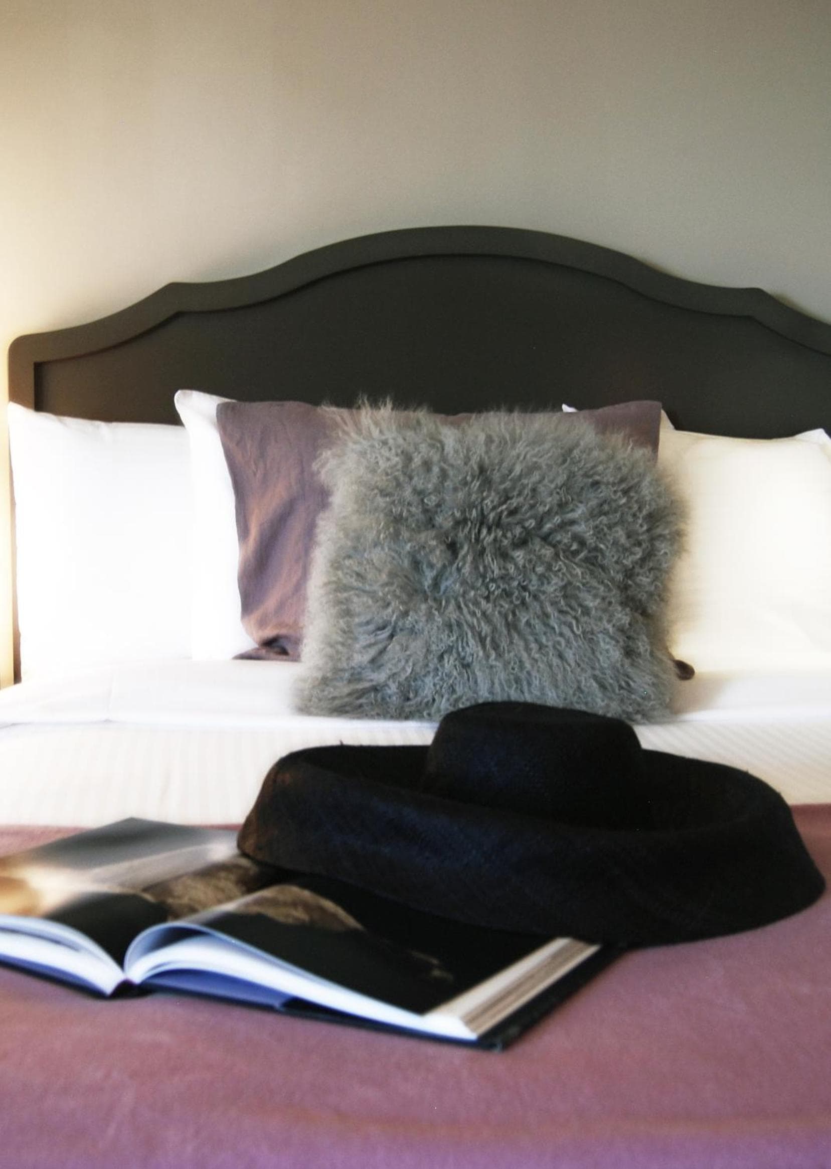 Hollywood Hotel — 2