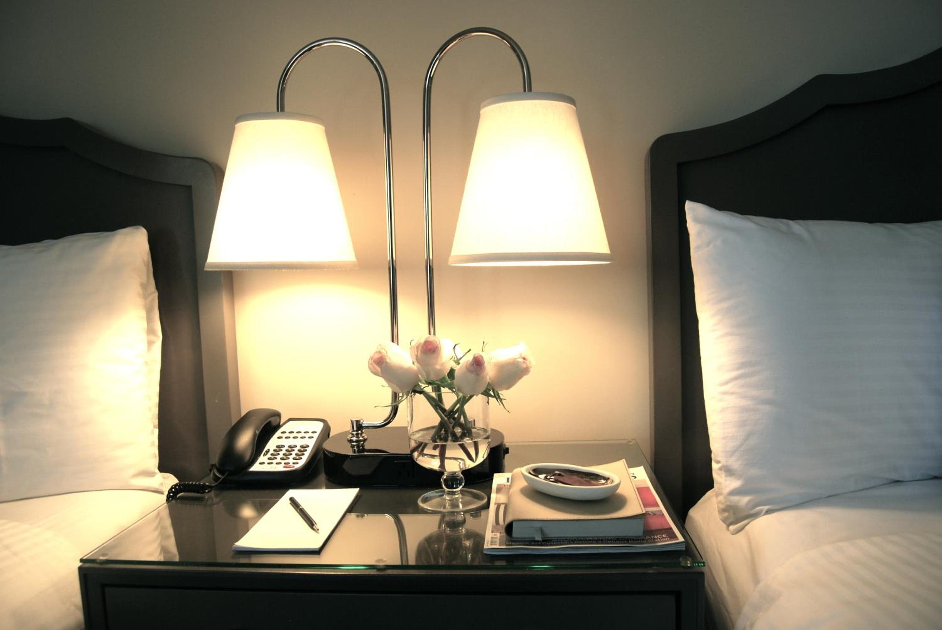 Hollywood Hotel — 16