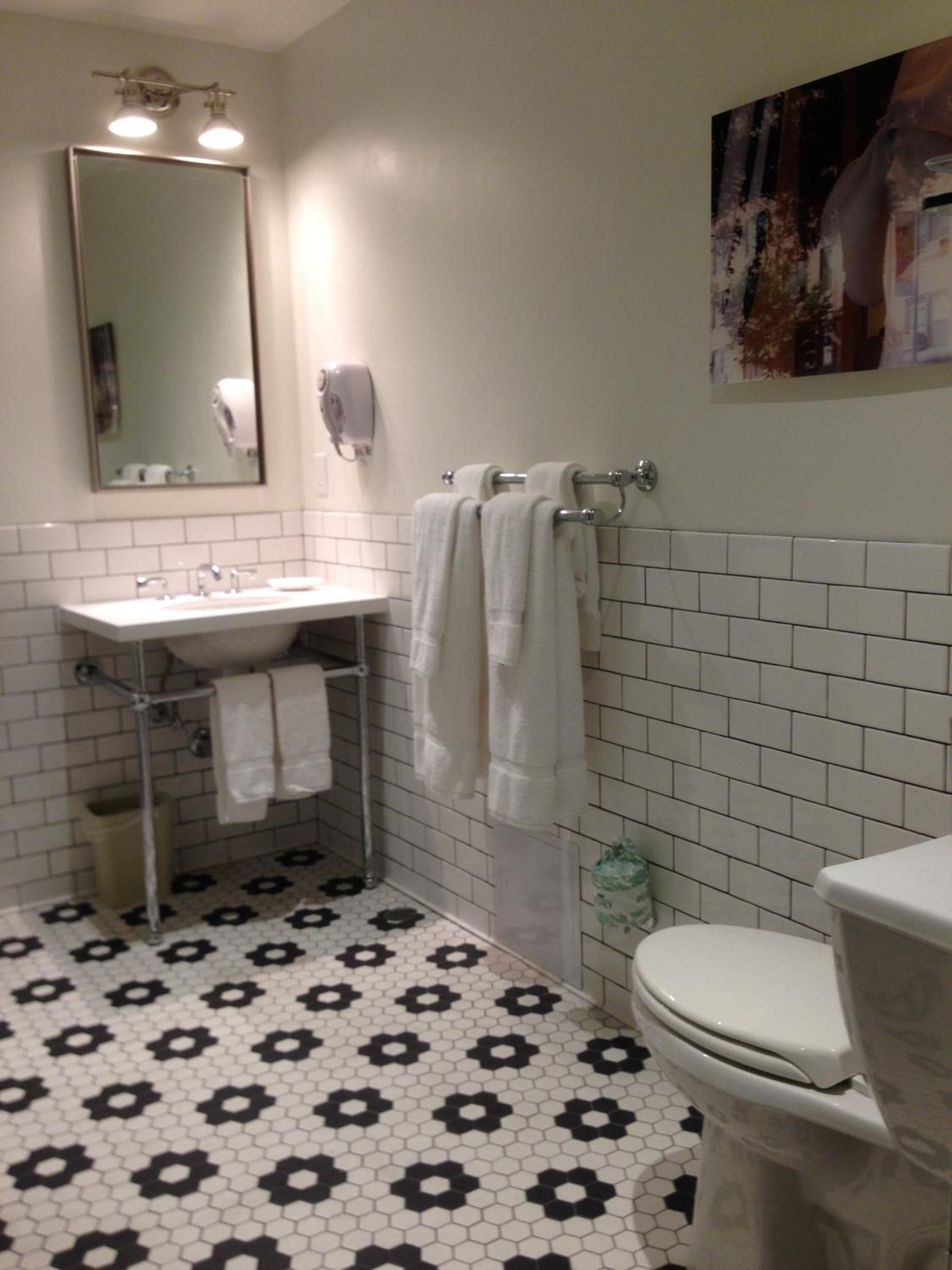 Hollywood Hotel — 14
