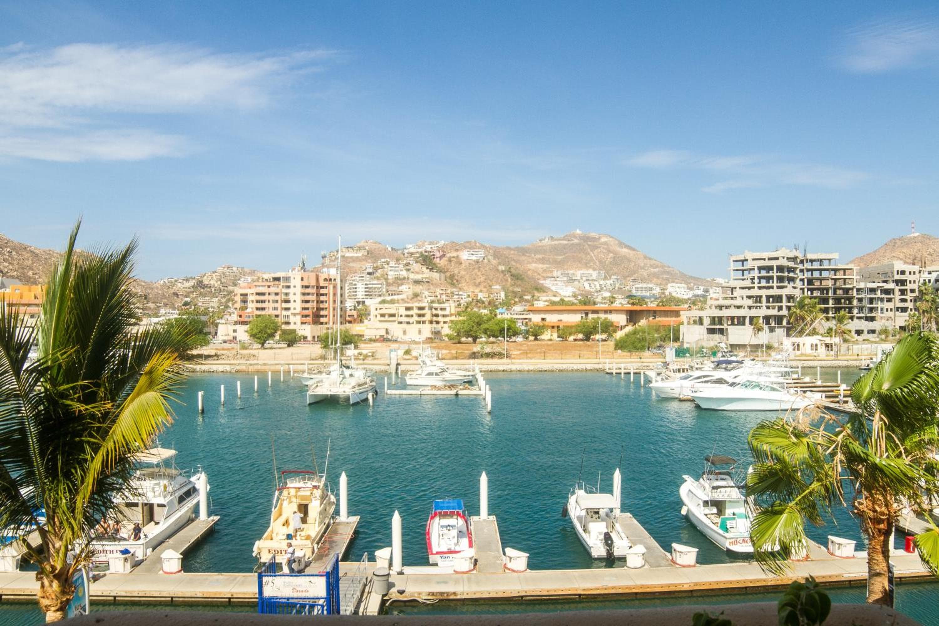 Marina Cabo Plaza Town & Beach condomini — 7