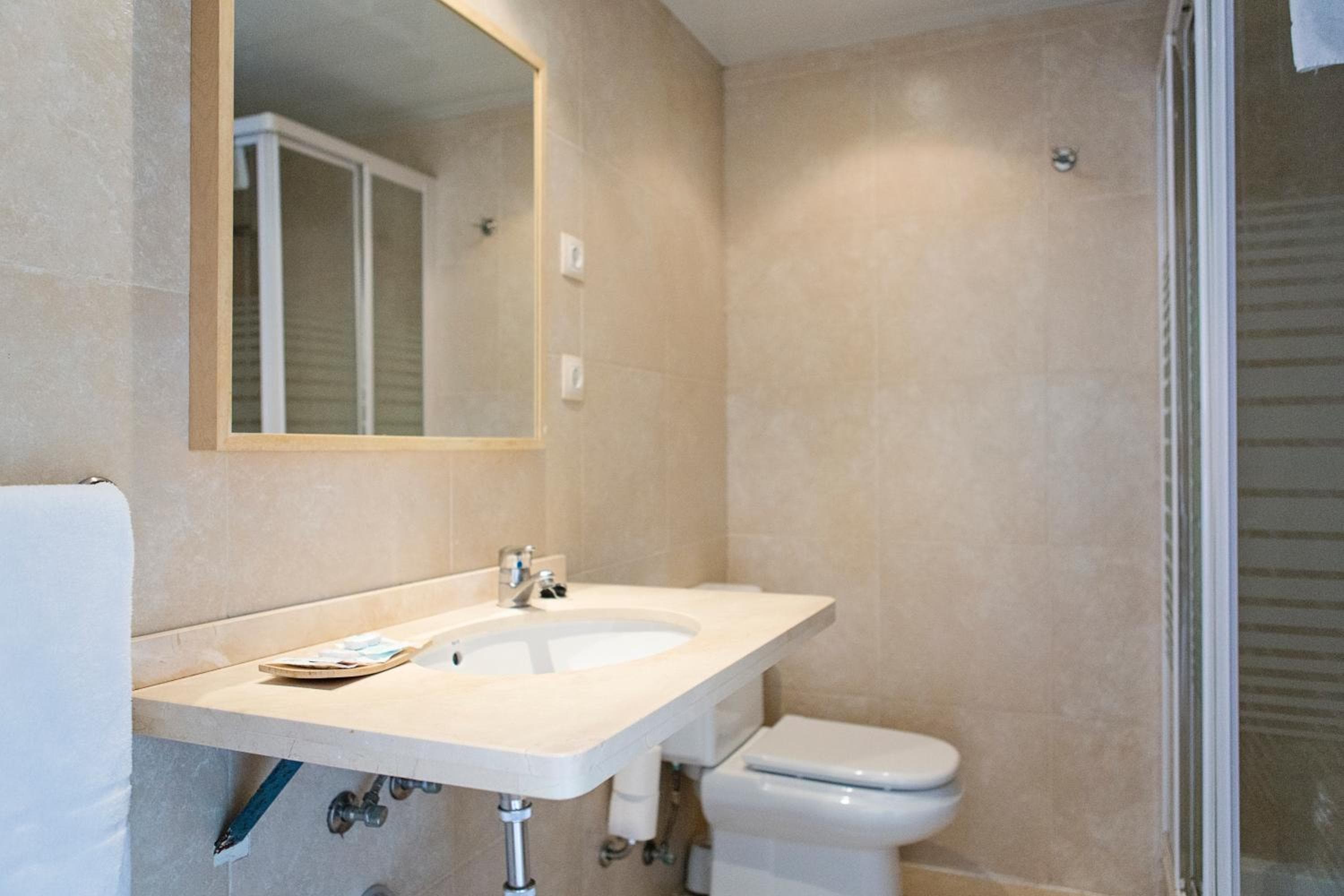 Hotel Eliseos — 11