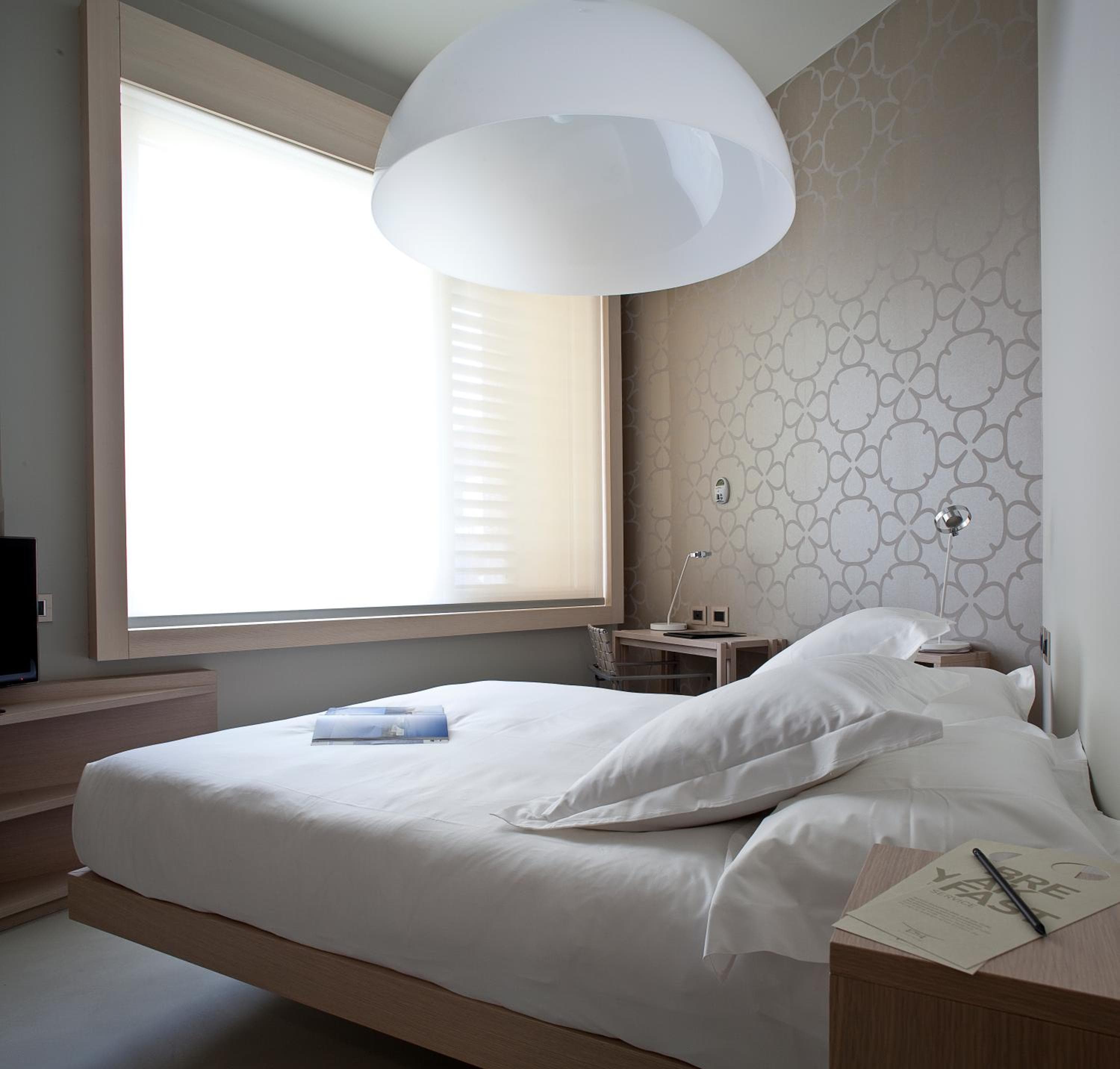 Nu Hotel — 4