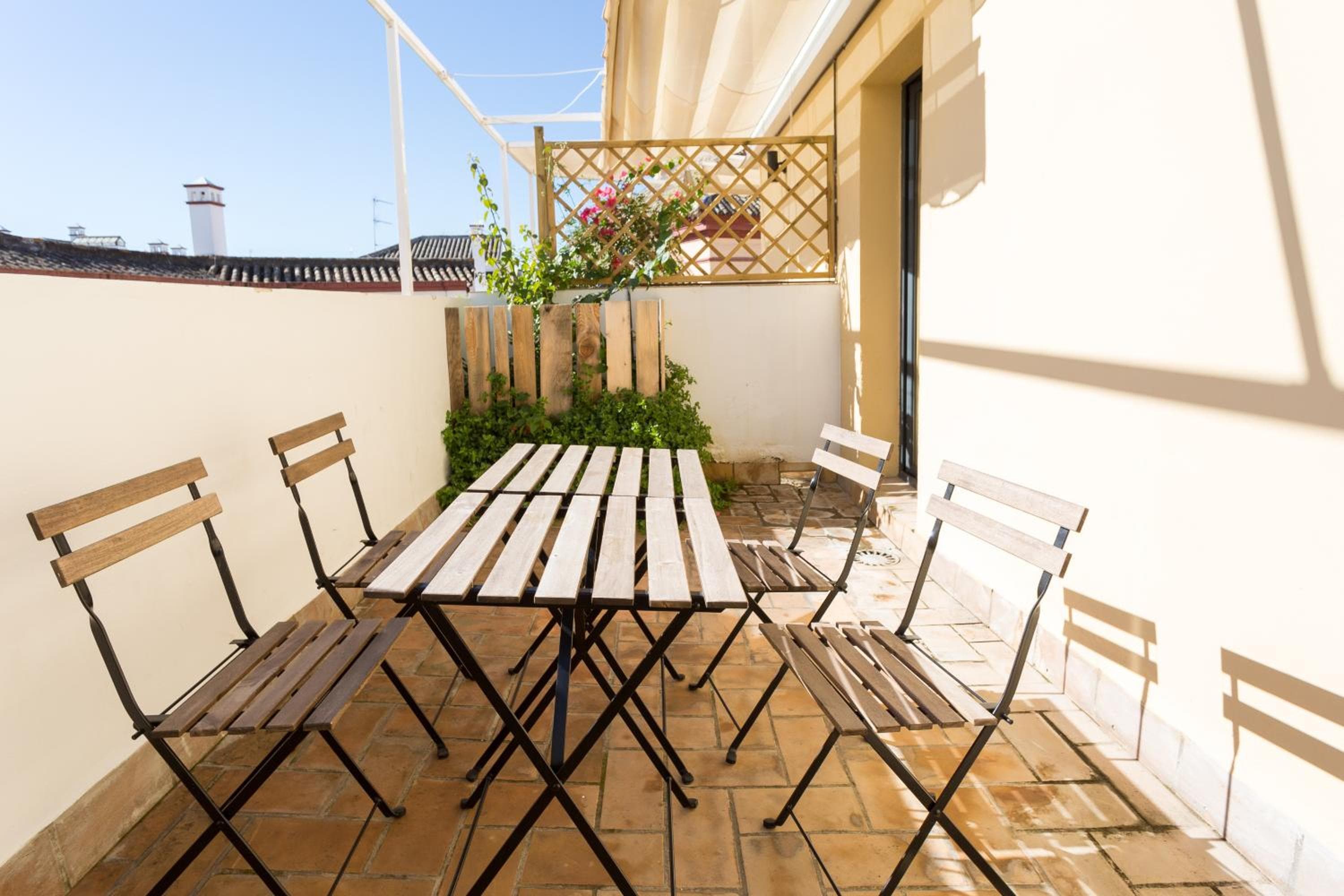 Black Swan Hostel Sevilla — 15