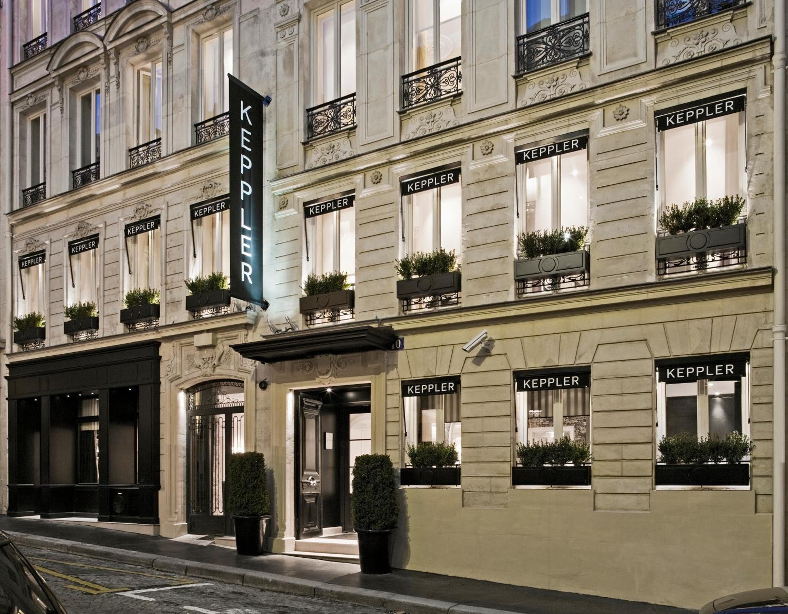 Hôtel Keppler — 1