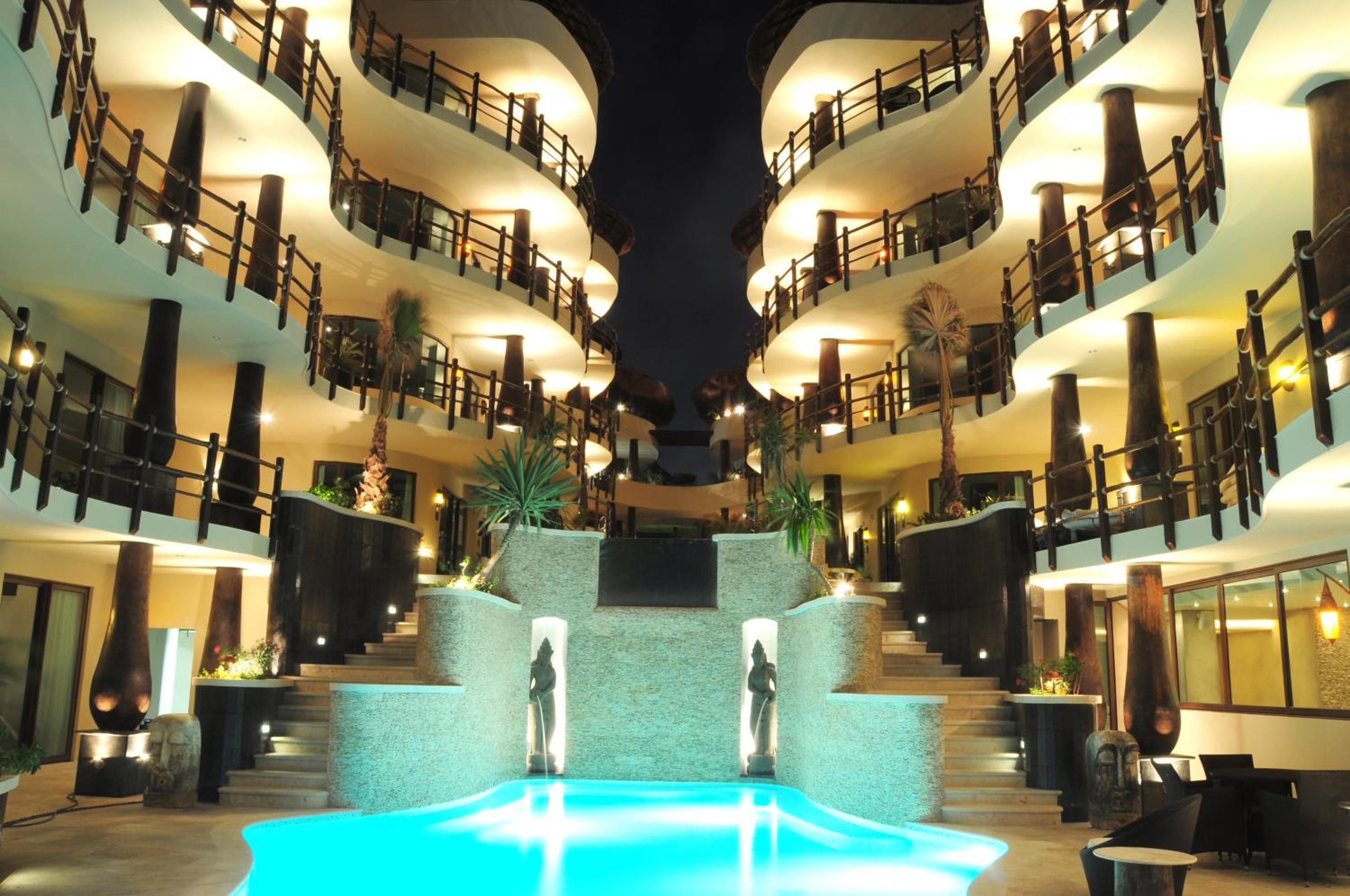 El Taj Oceanfront and Beachside Condo Hotel — 9