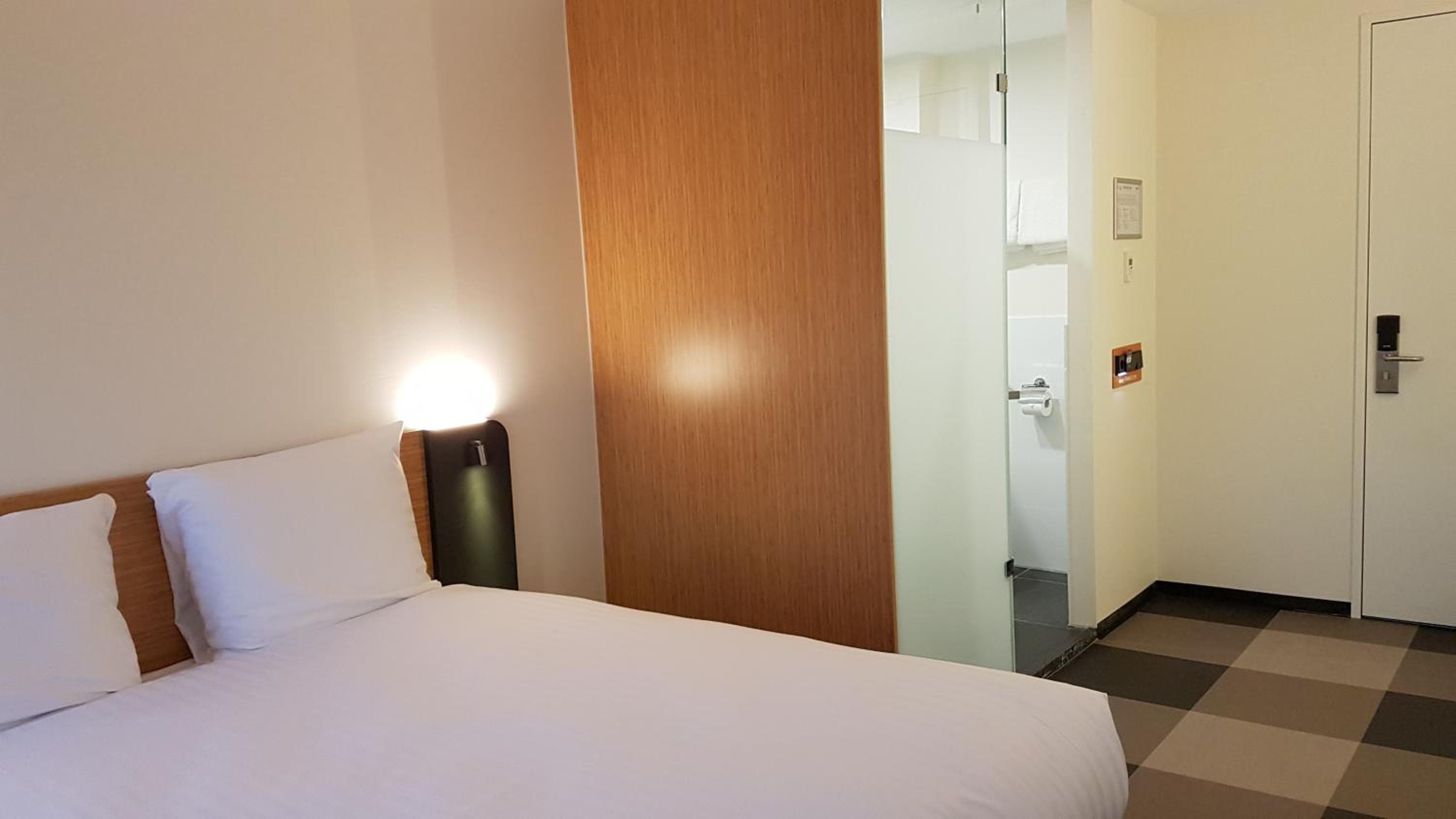 easyHotel Amsterdam Arena Boulevard — 15