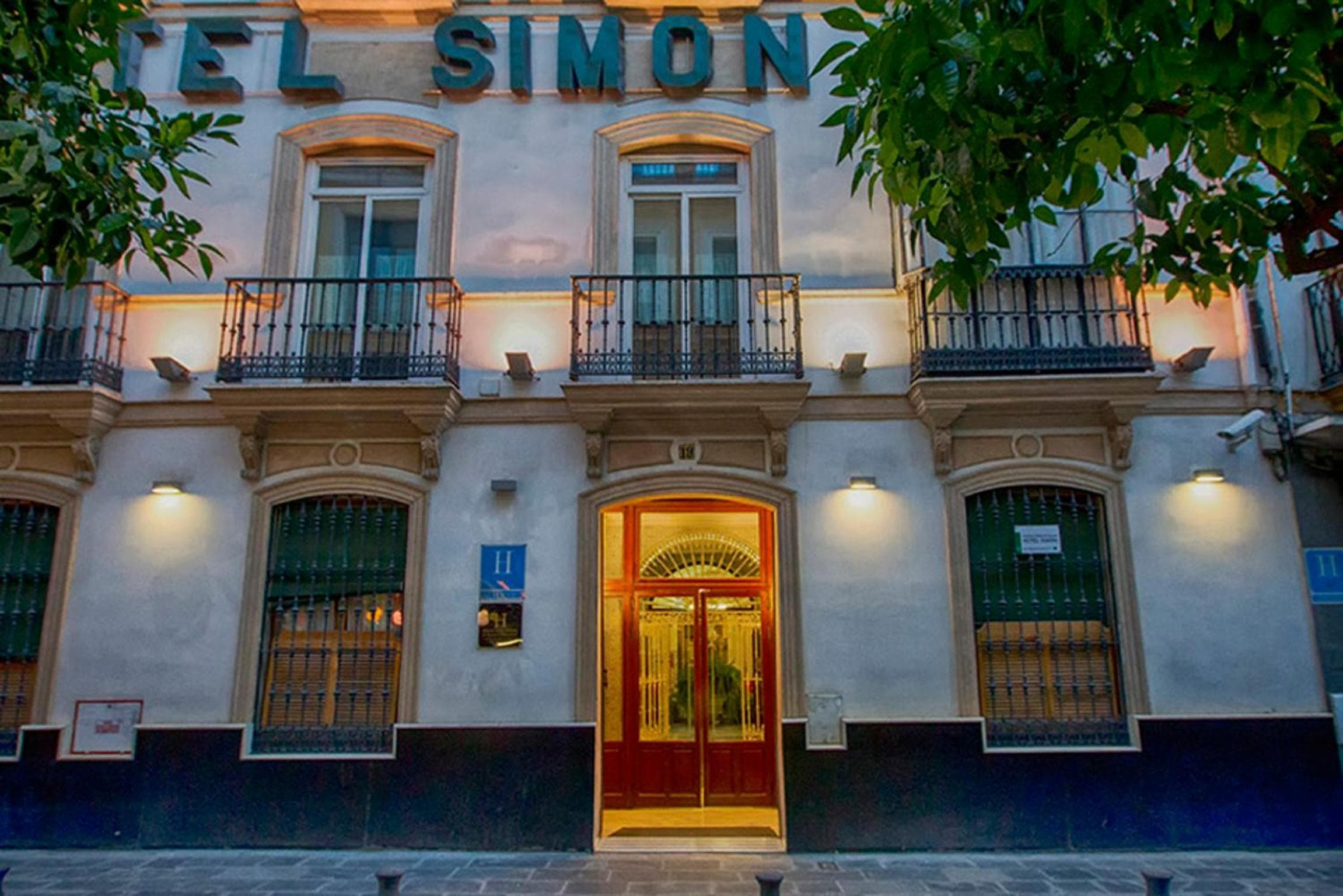Hotel Simon — 1