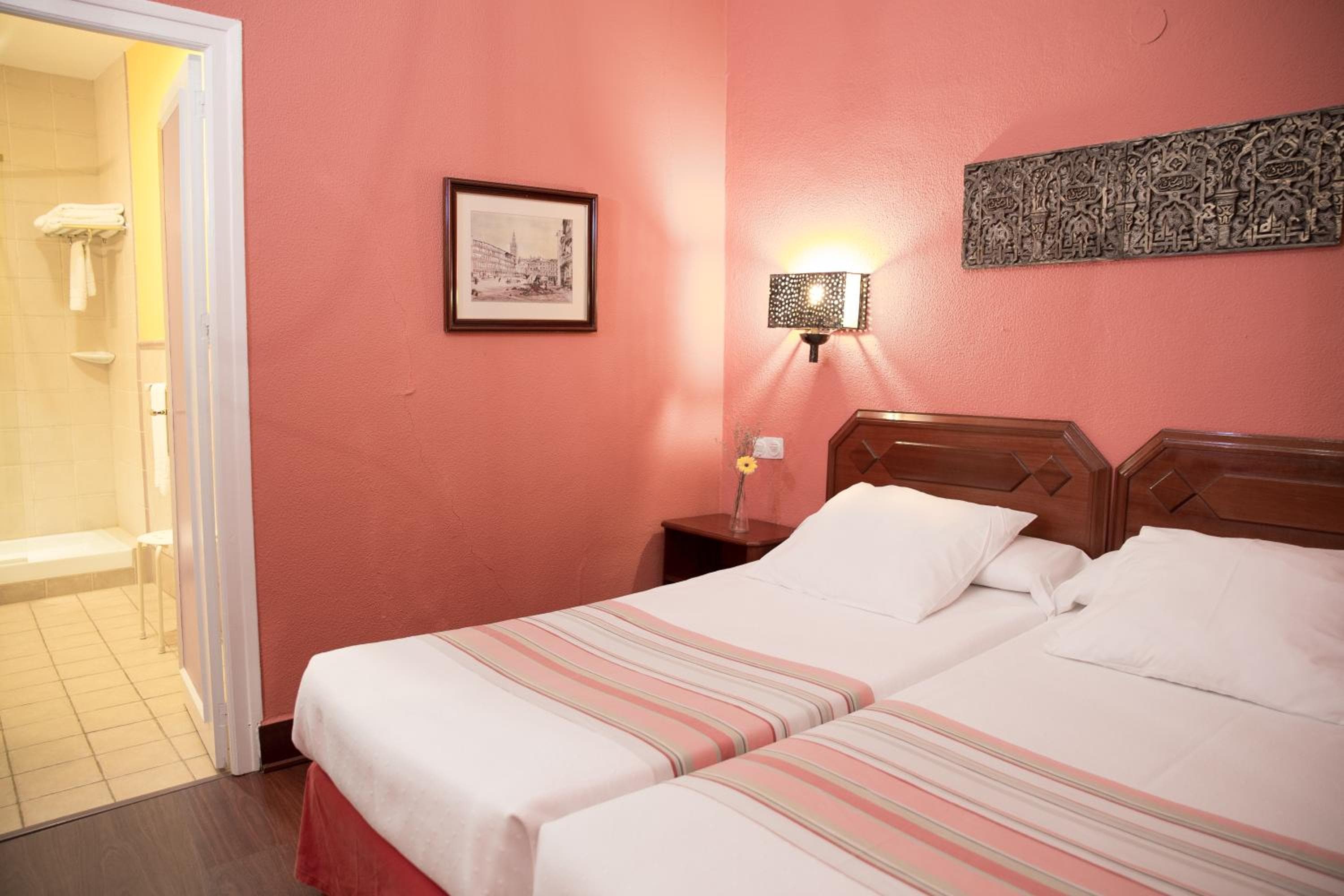 Hotel Abanico — 3