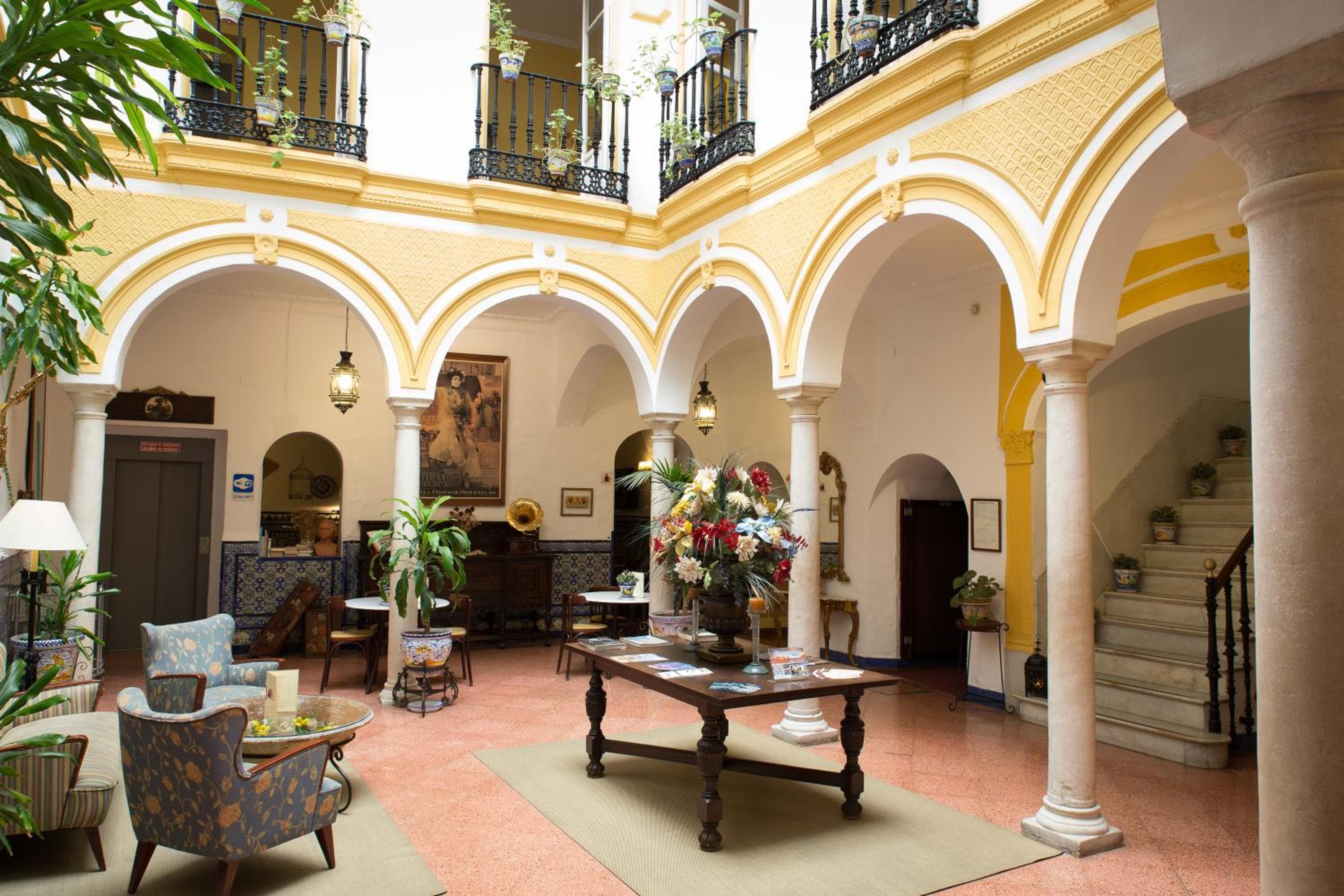 Hotel Abanico — 1