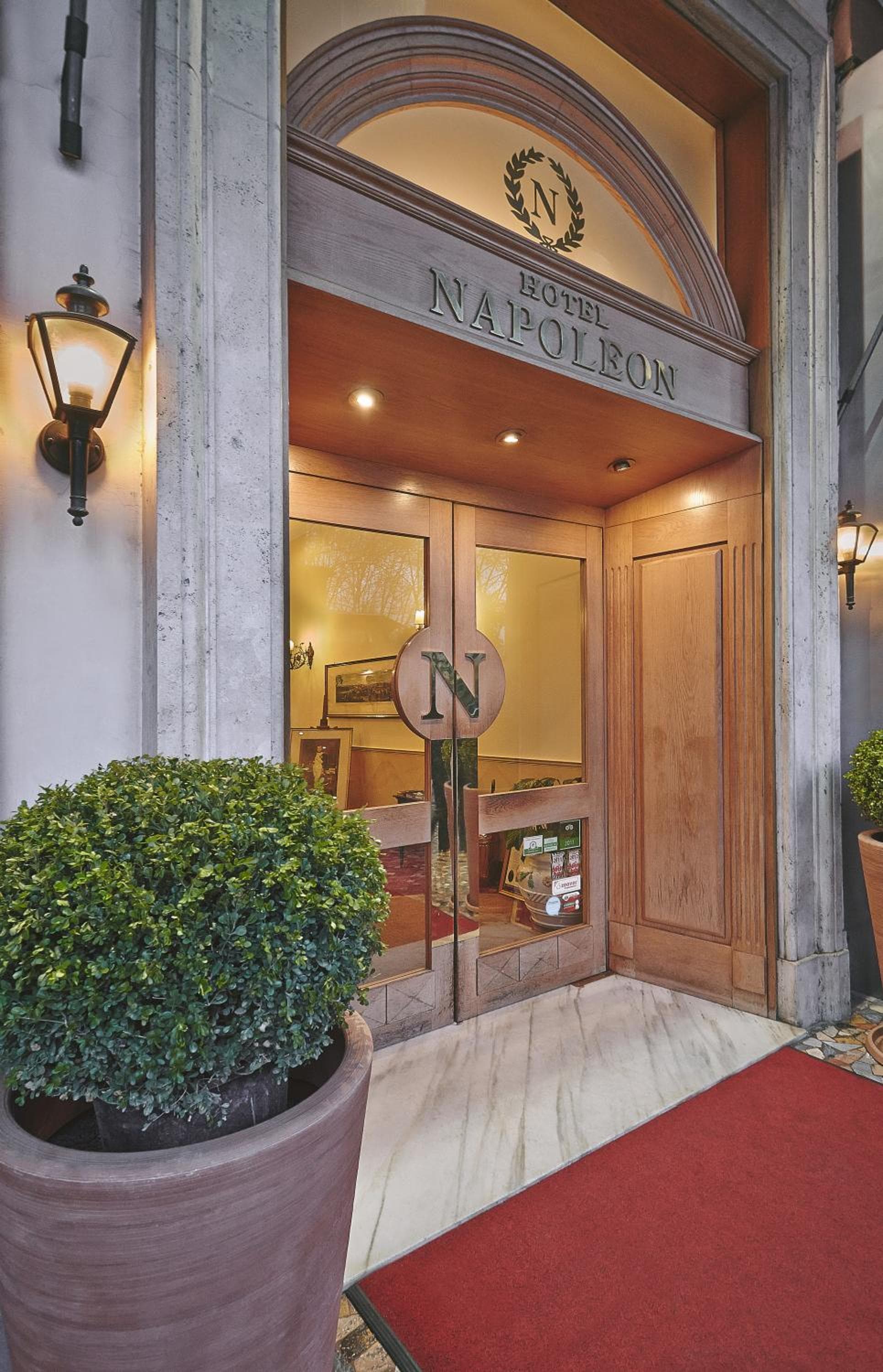 Hotel Napoleón — 1
