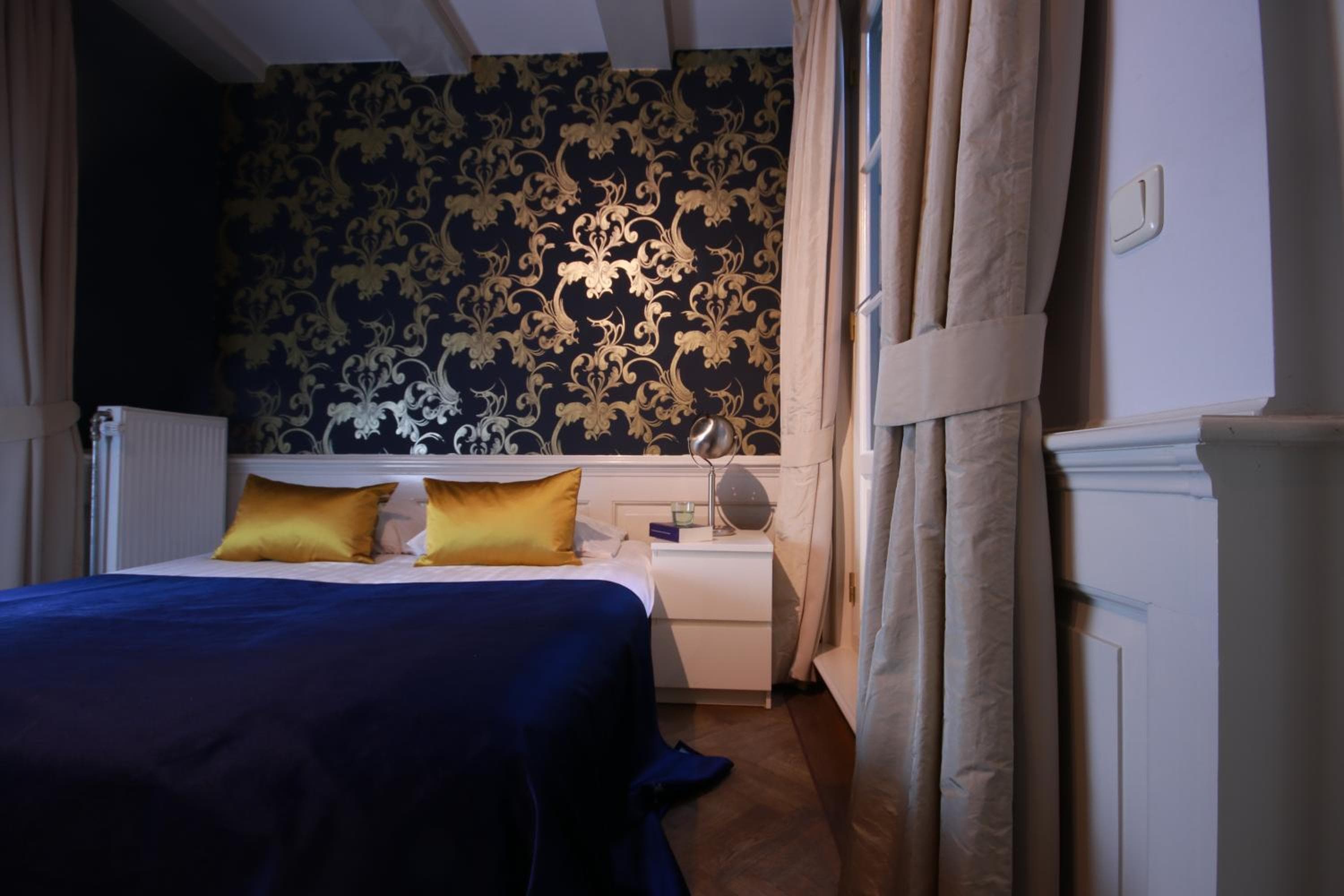 Amsterdam Canal Hotel — 4