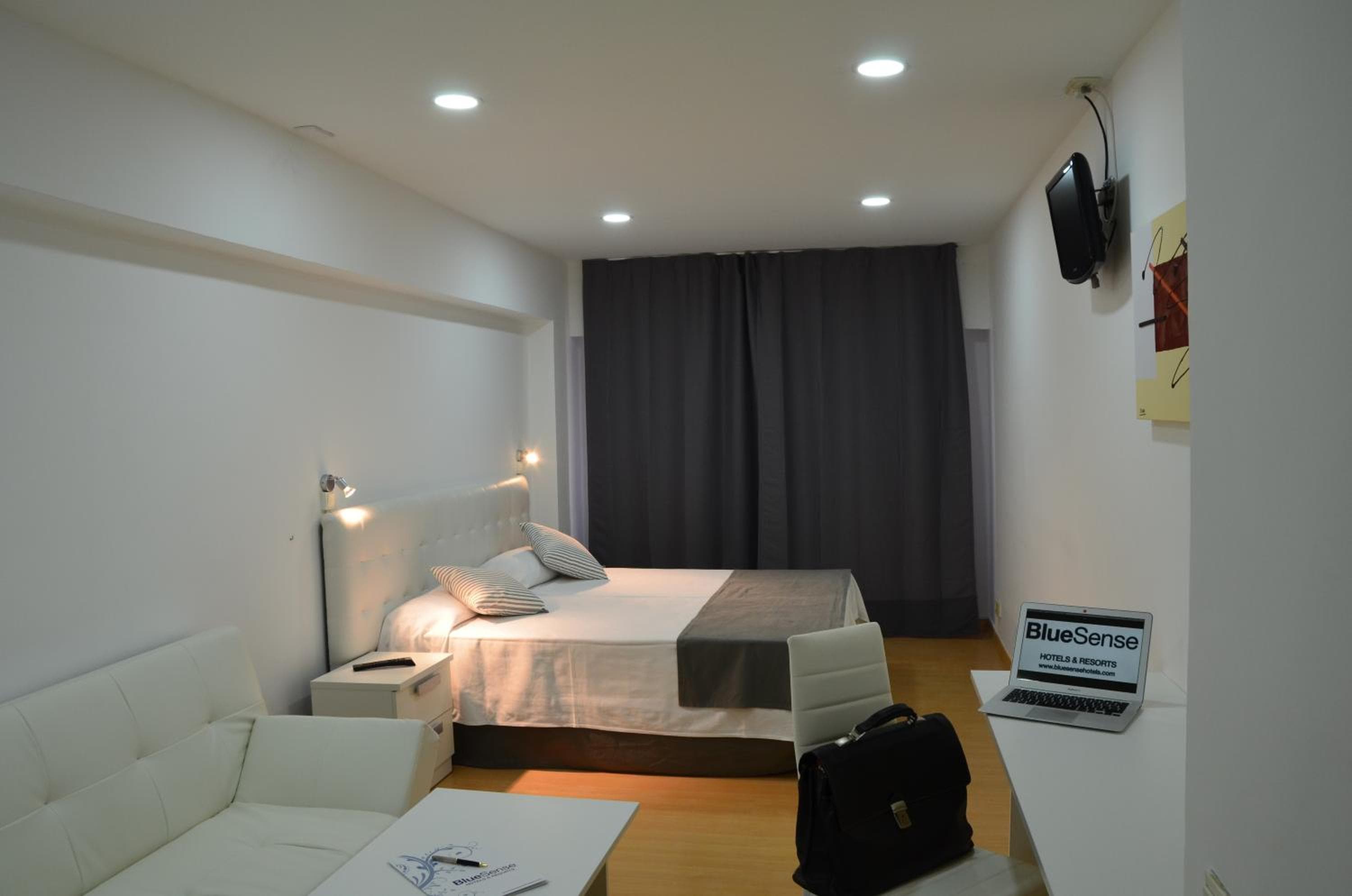 Boutique Urban Madrid Génova — 19