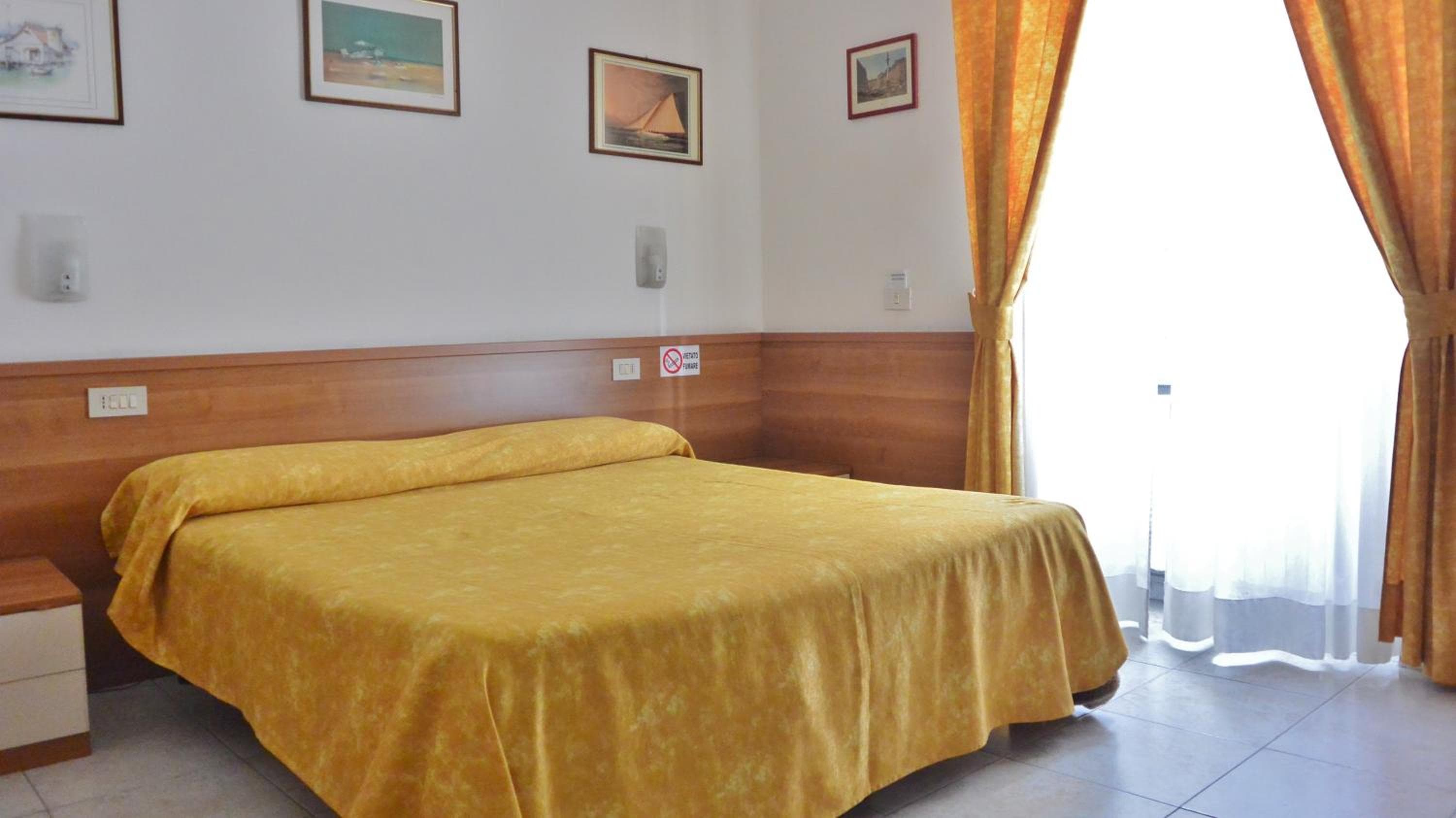 Hotel Mignon — 8