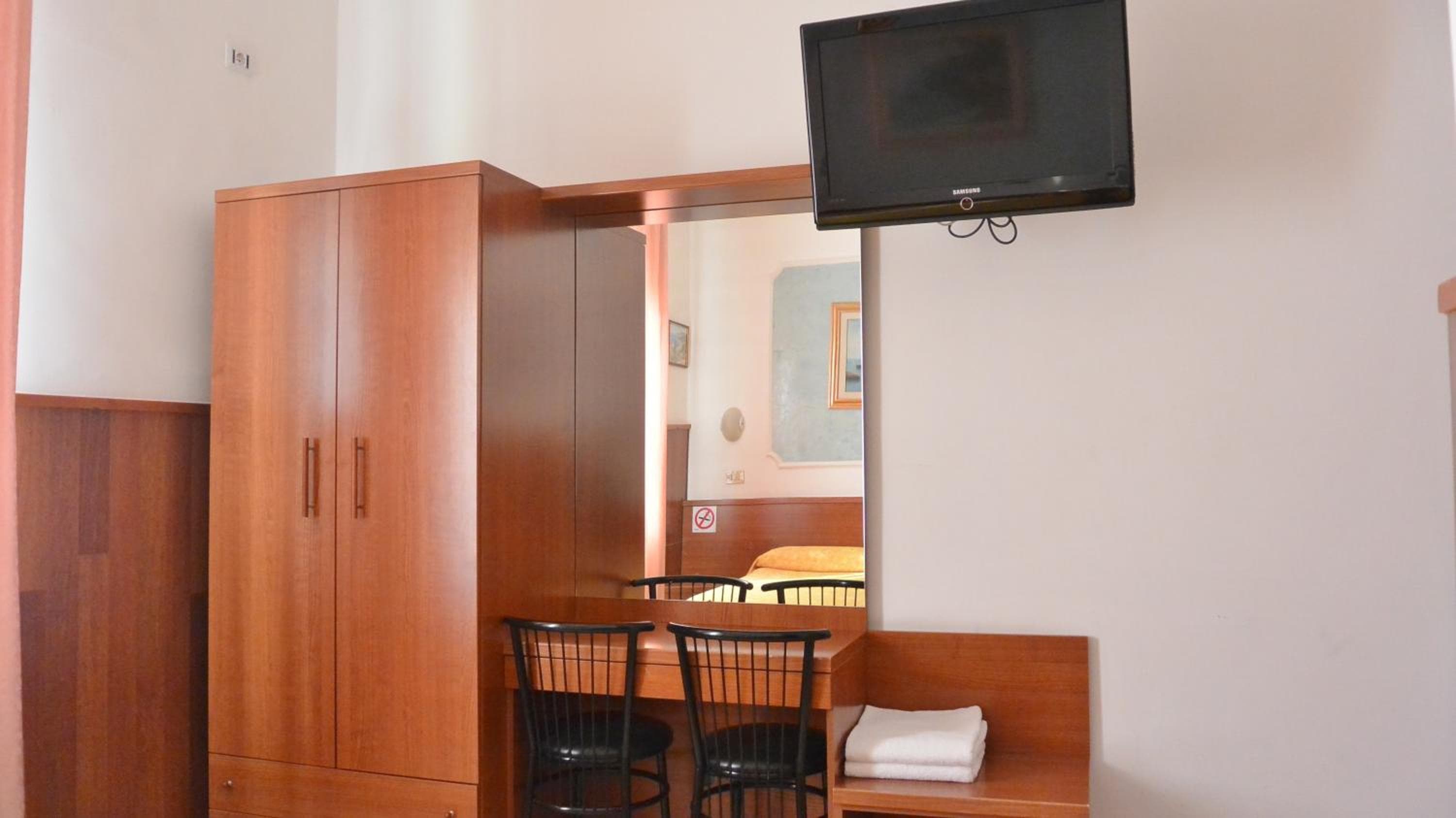 Hotel Mignon — 27