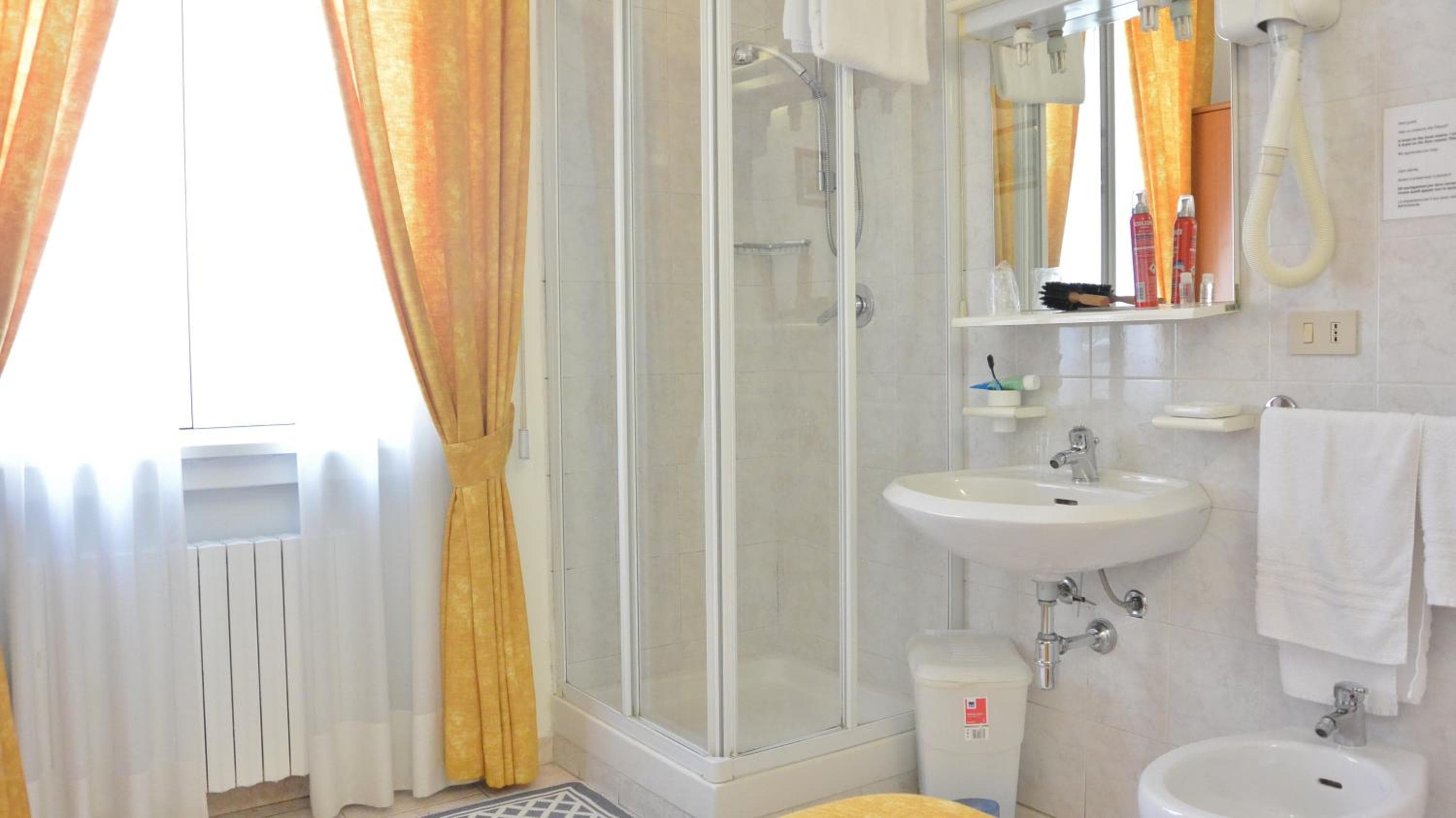 Hotel Mignon — 5