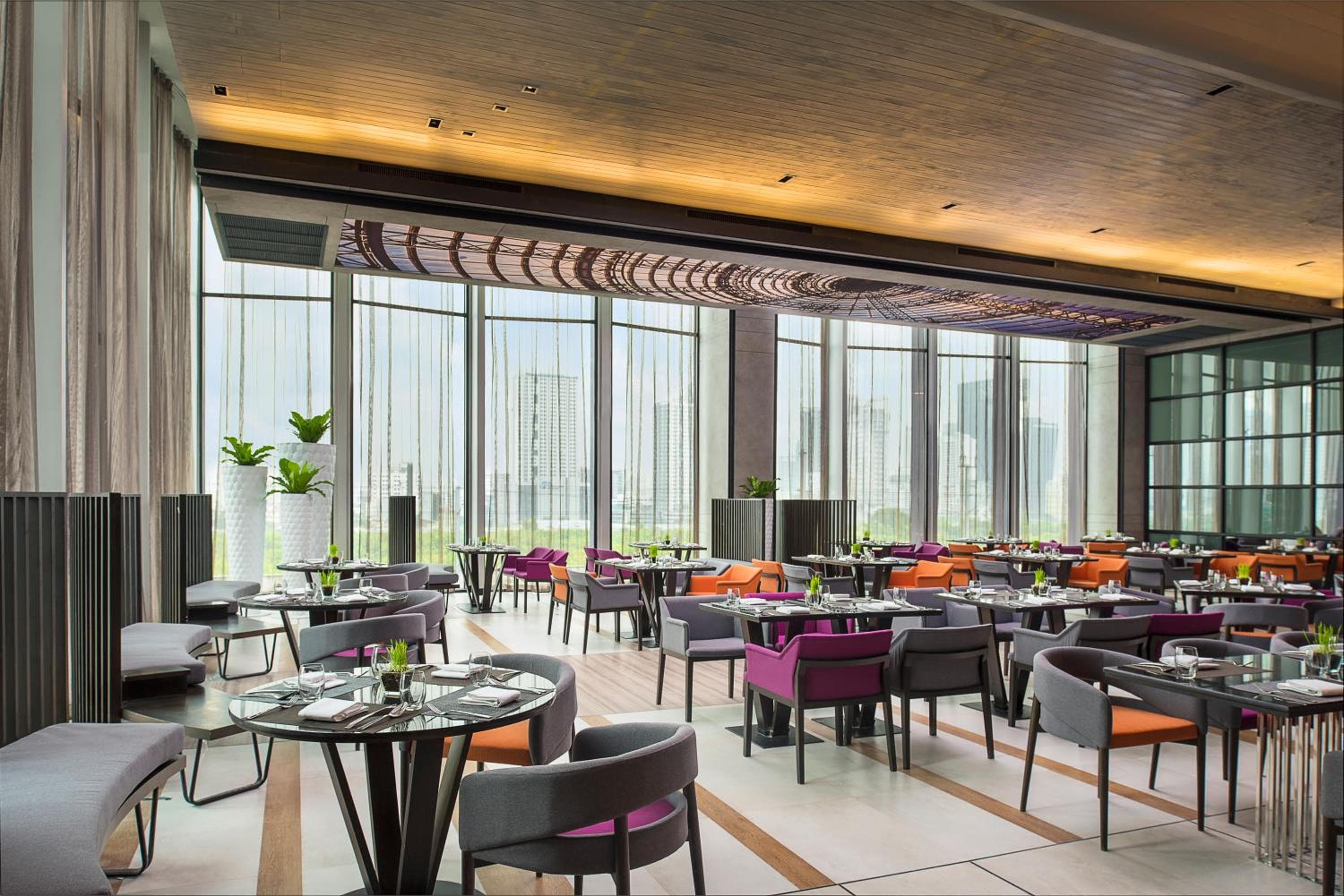 Mercure Bangkok Makkasan — 26