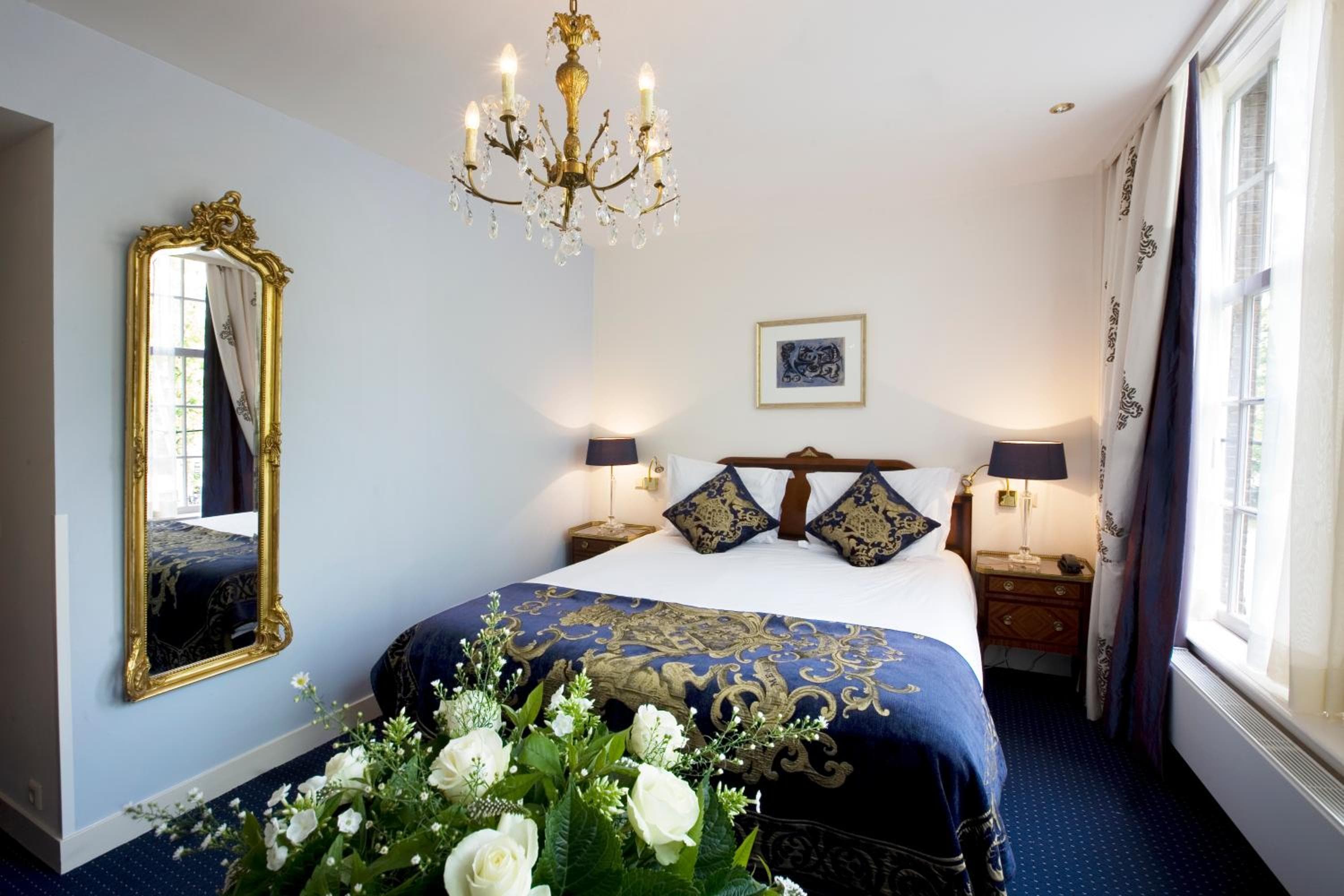 Ambassade Hotel — 10