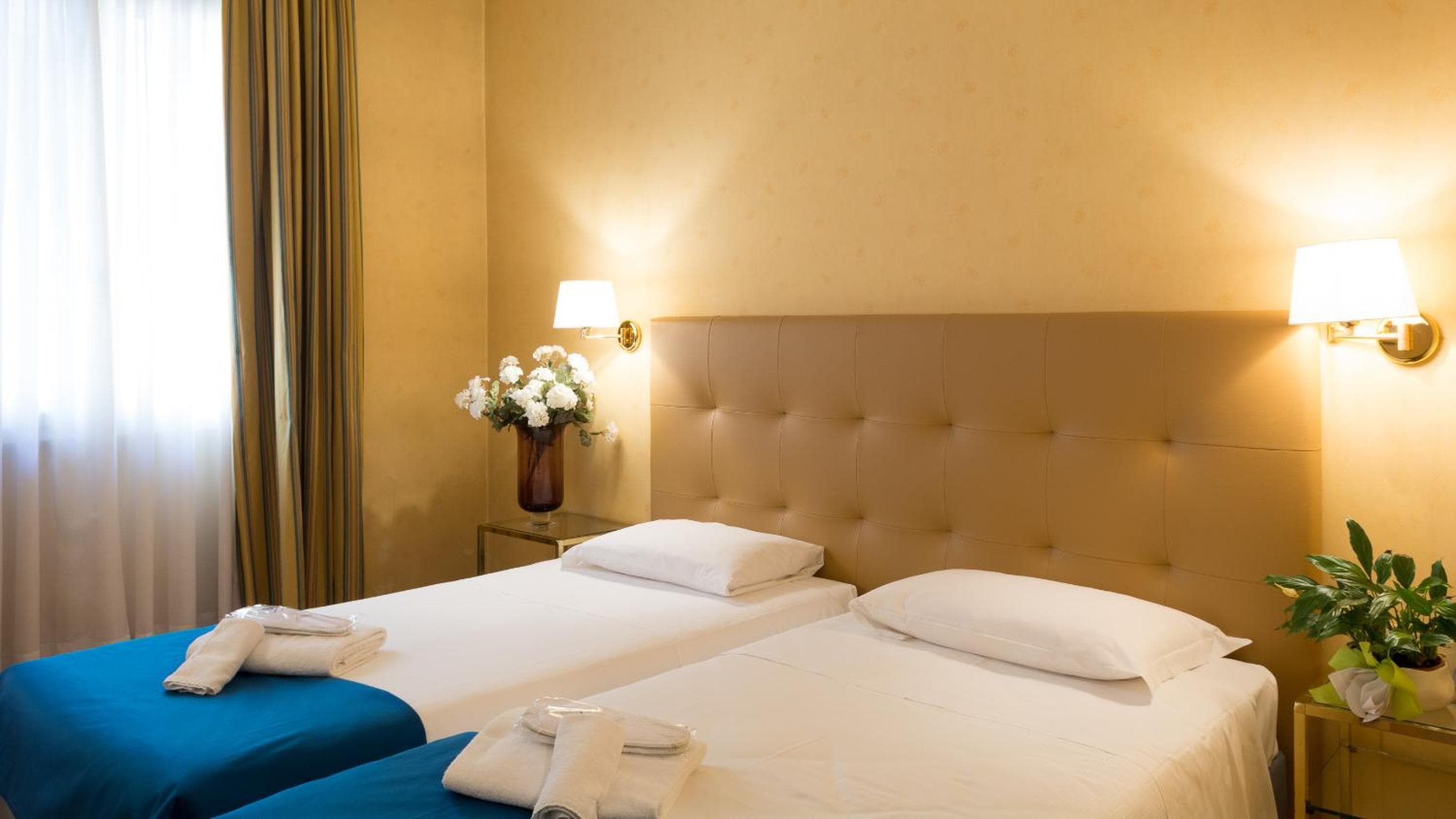 Hotel Lombardía — 13