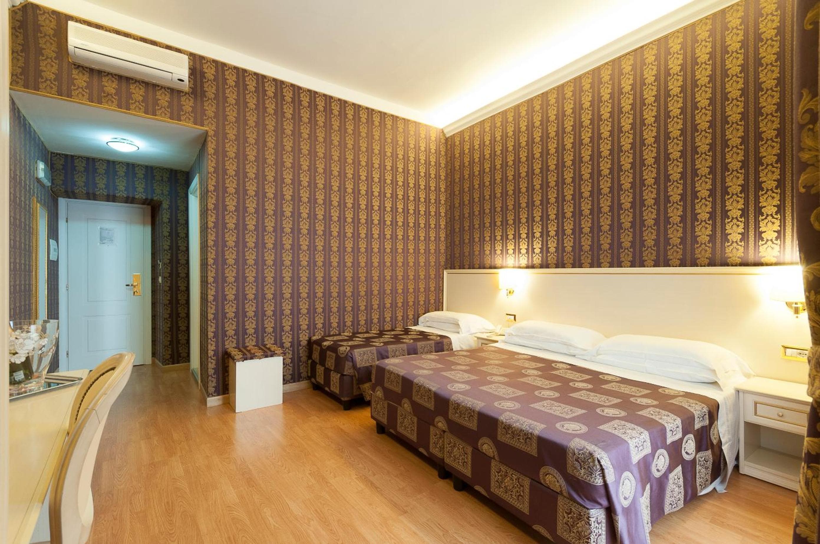 Trevi 41 Hotel — 18