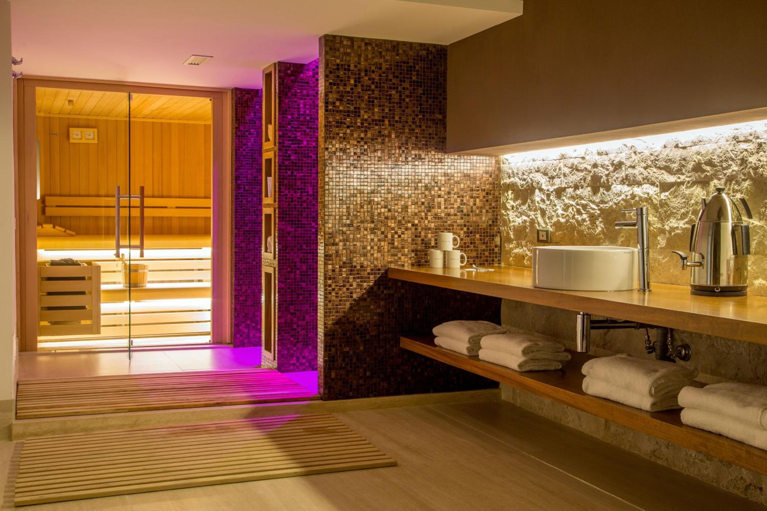 Best Western Plus Hotel Spring House — 8